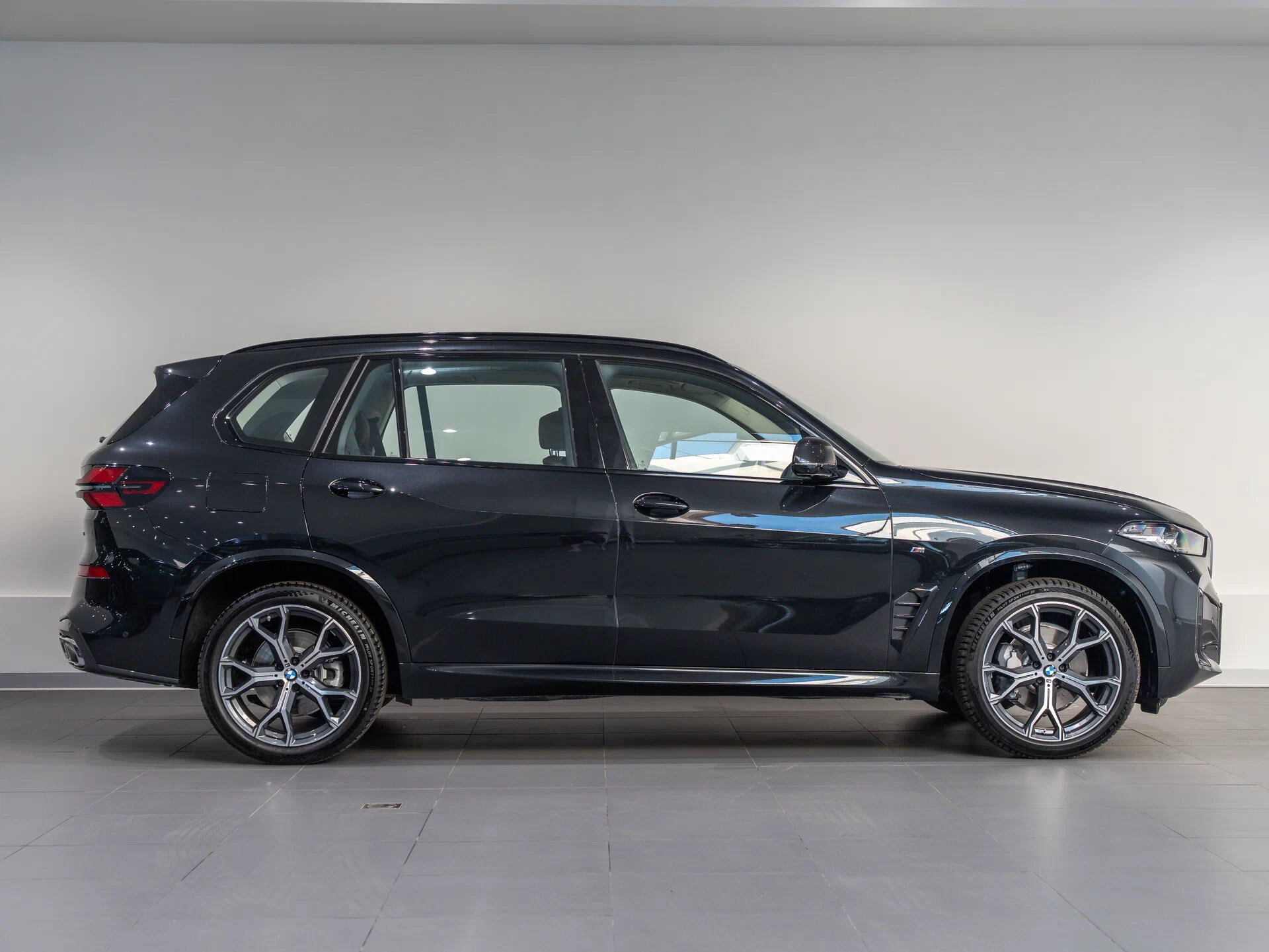 Автомобиль BMW X5 30Li 2.0 AT (258 л.с.) 4WD - 4