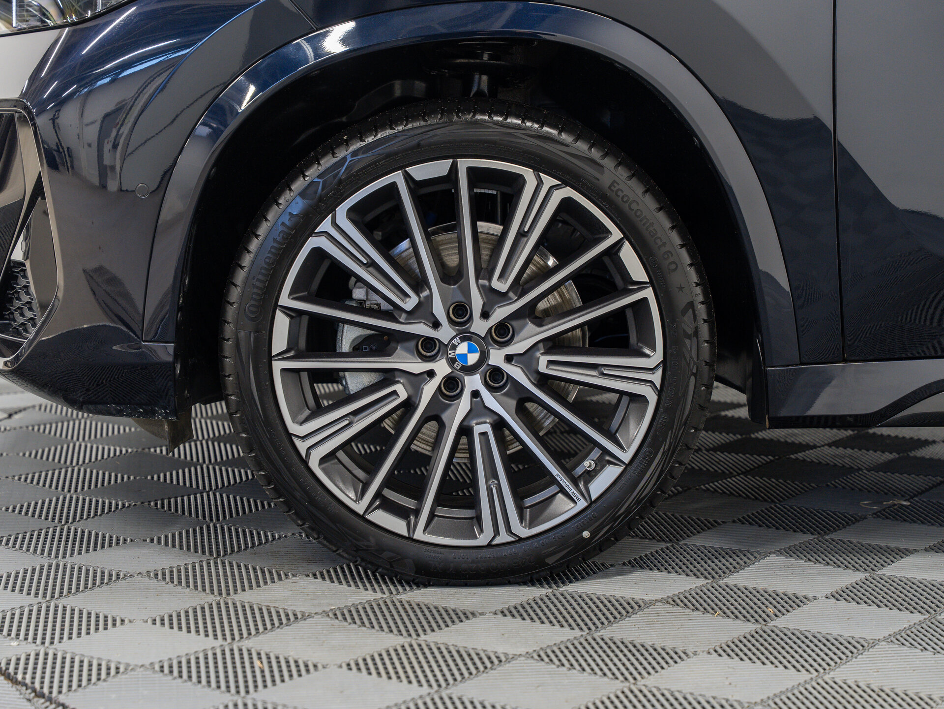 Автомобиль BMW X1 25Li xDrive 2.0 AMT (204 л.с.) 4WD - 3