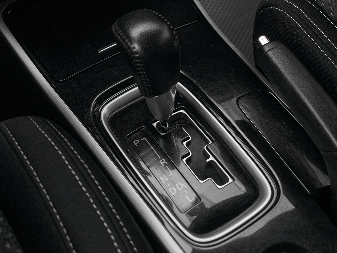 Купить Mitsubishi Outlander 2.0 CVT (146 л.с.) 4WD, 2018 в Екатеренбурге