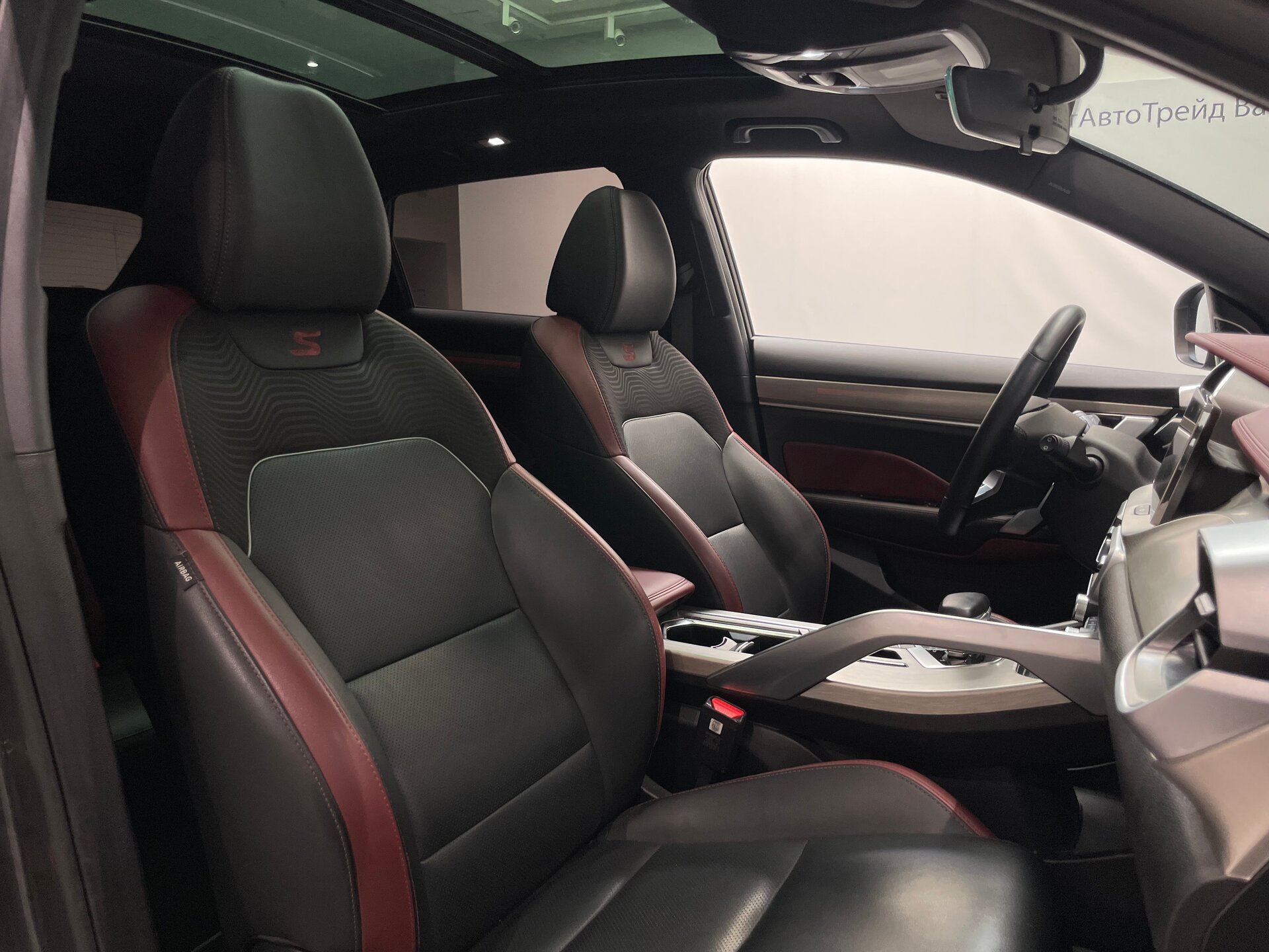 Автомобиль Geely Coolray 1.5 AMT (150 л.с.) - 12