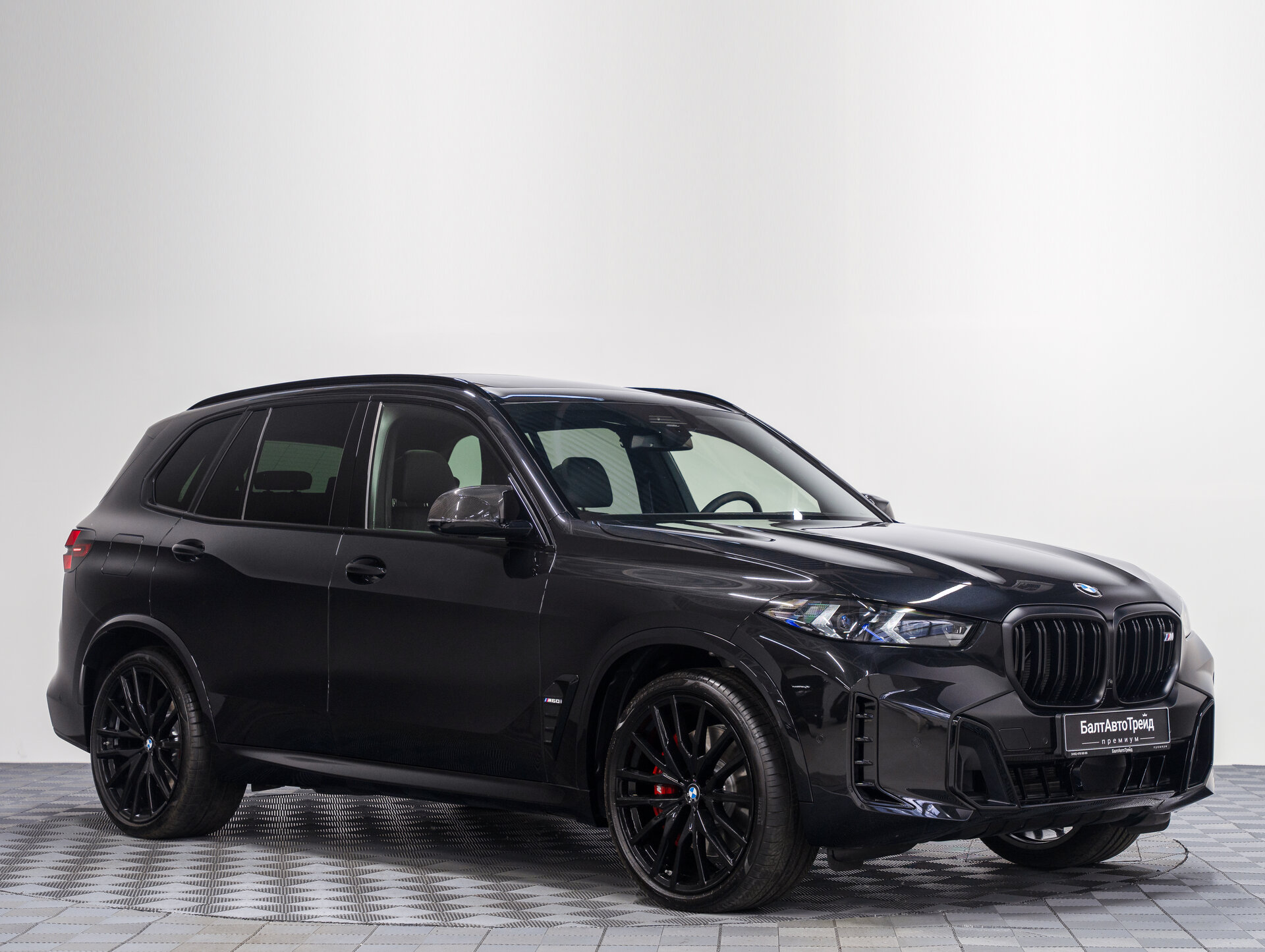 Автомобиль BMW X5 M60i 4.4 AT (530 л.с.) 4WD - 5