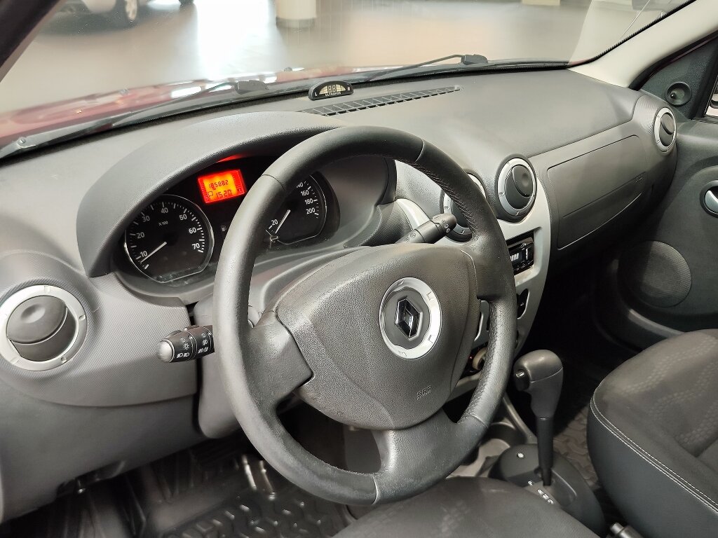 Автомобиль Renault Sandero Stepway 1.6 AT (103 л.с.) - 7
