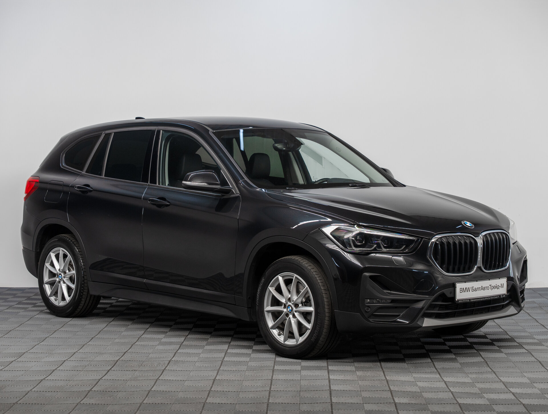 Автомобиль BMW X1 20i xDrive 2.0 AT (192 л.с.) 4WD - 3