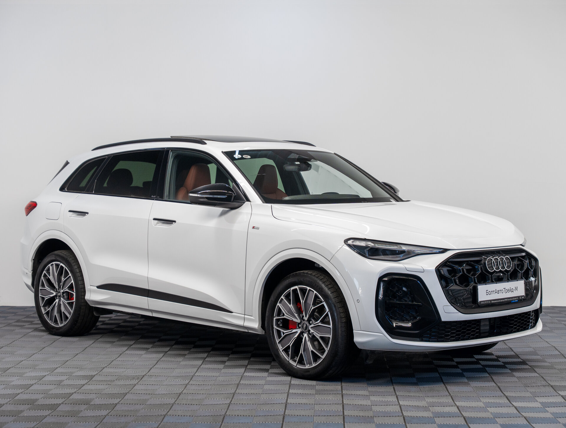 Автомобиль Audi Q5 L 2.0 AMT (204 л.с.) 4WD - 3