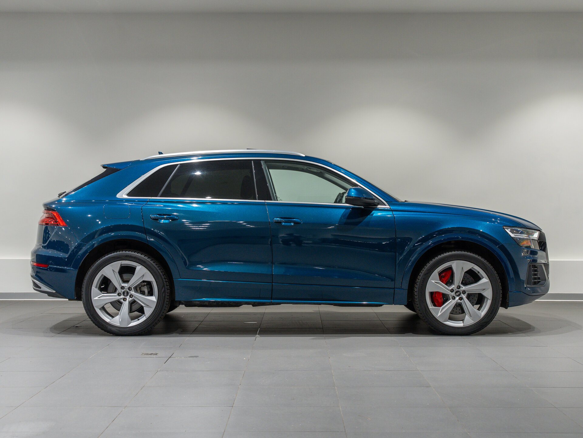 Автомобиль Audi Q8 55 TFSI 3.0 AT (340 л.с.) 4WD - 4