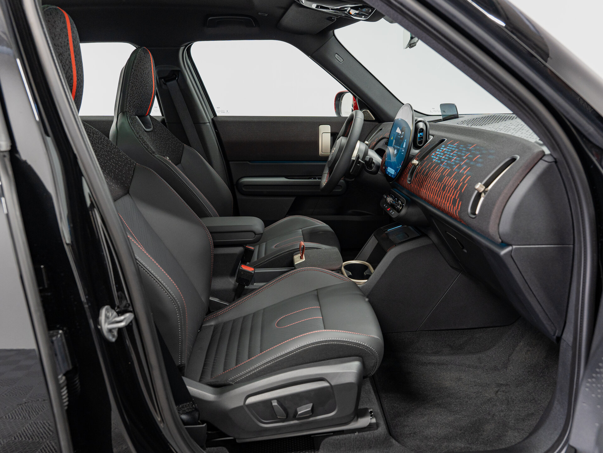 Автомобиль Mini Countryman John Cooper Works 2.0 AMT (300 л.с.) 4WD - 13