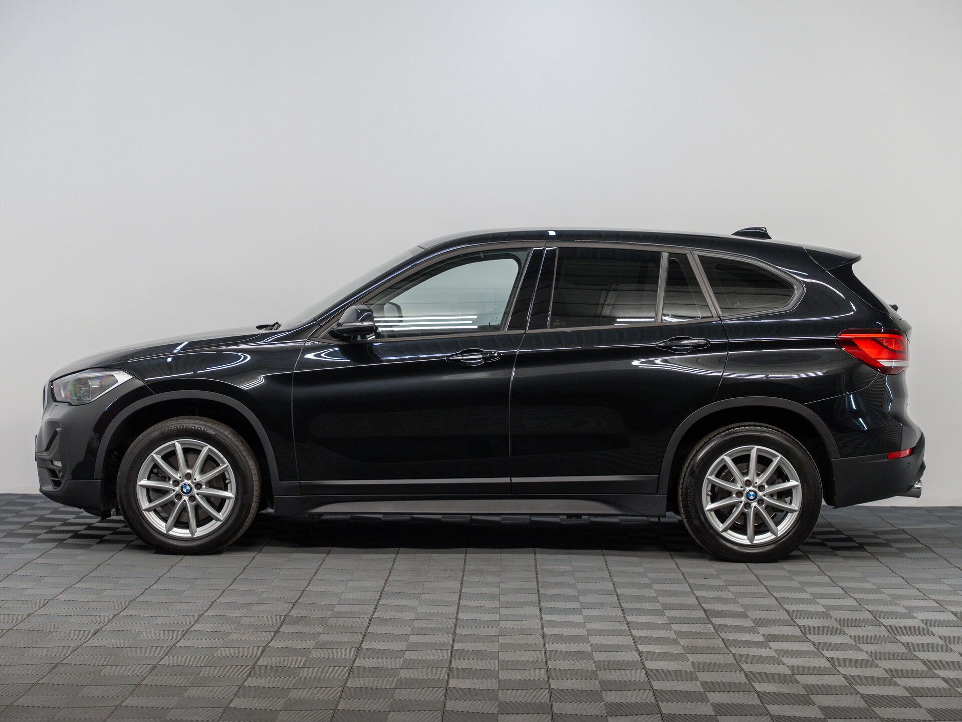 Автомобиль BMW X1 20i xDrive 2.0 AT (192 л.с.) 4WD - 8