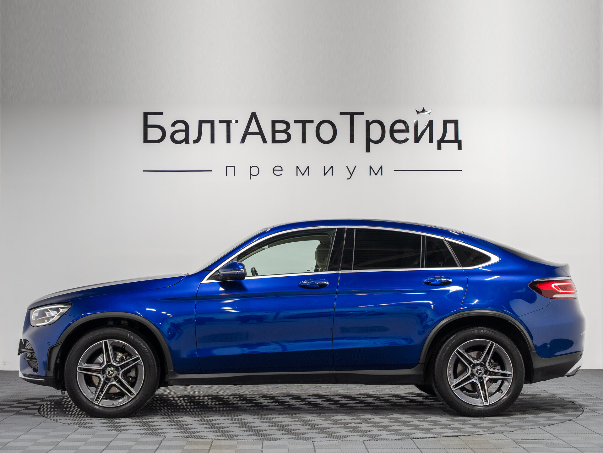 Автомобиль Mercedes-Benz GLC Coupe 300 2.0 AT (249 л.с.) 4WD - 11