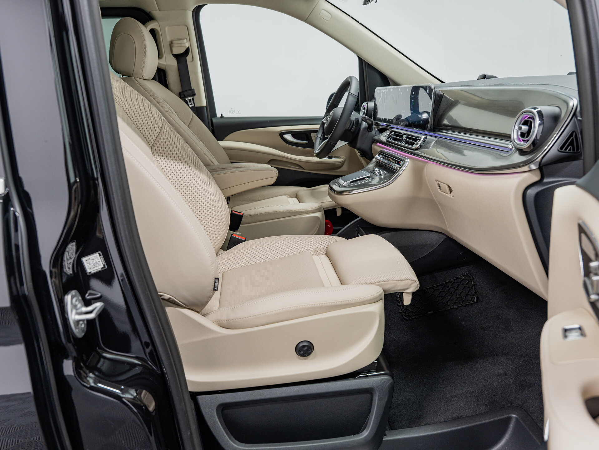 Автомобиль Mercedes-Benz V-Класс 300 d экстра длинный 2.0d AT (237 л.с.) 4WD - 13