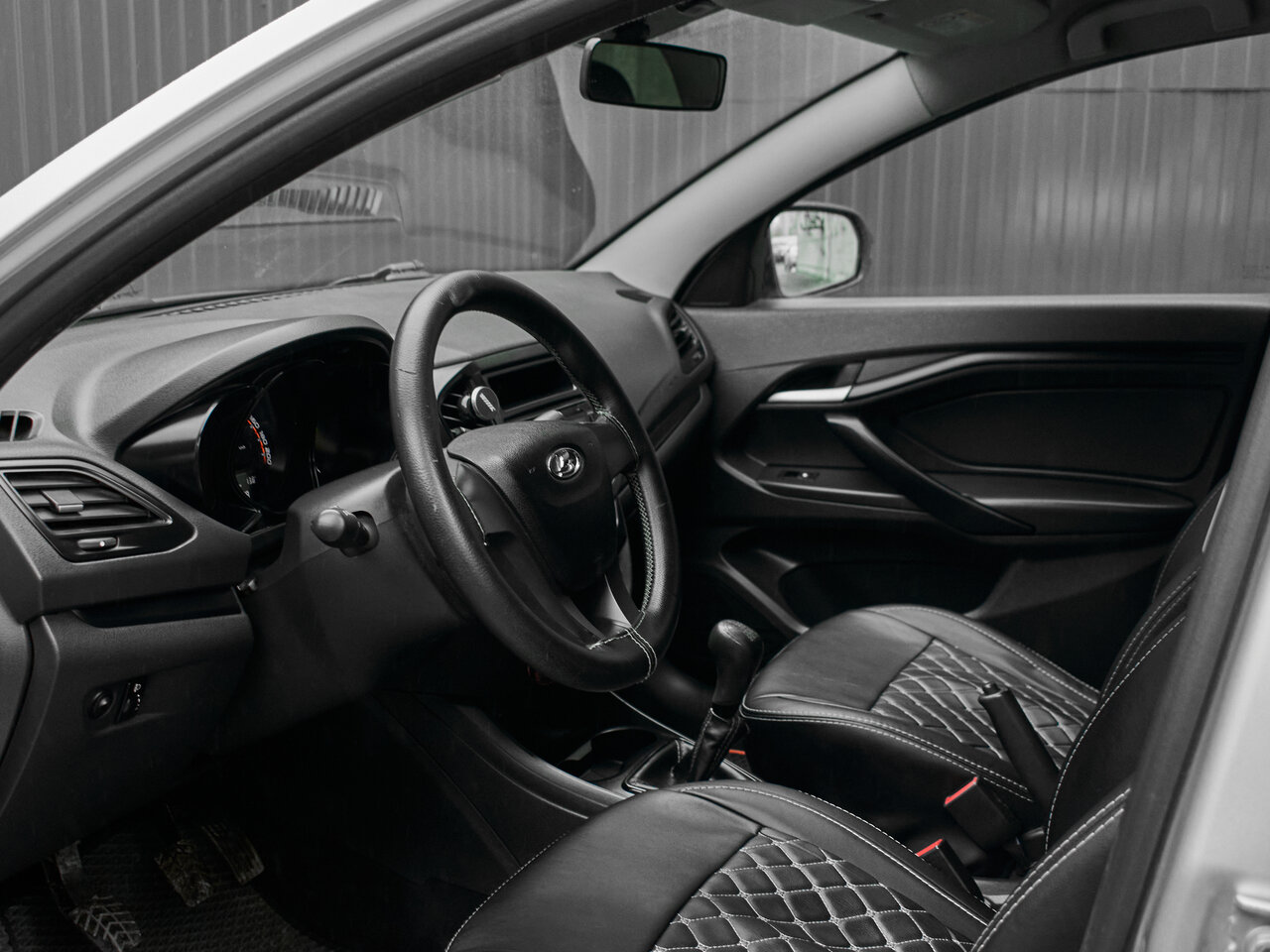 Купить Lada (ВАЗ) Vesta 1.6 MT (106 л.с.), 2019 в Екатеренбурге