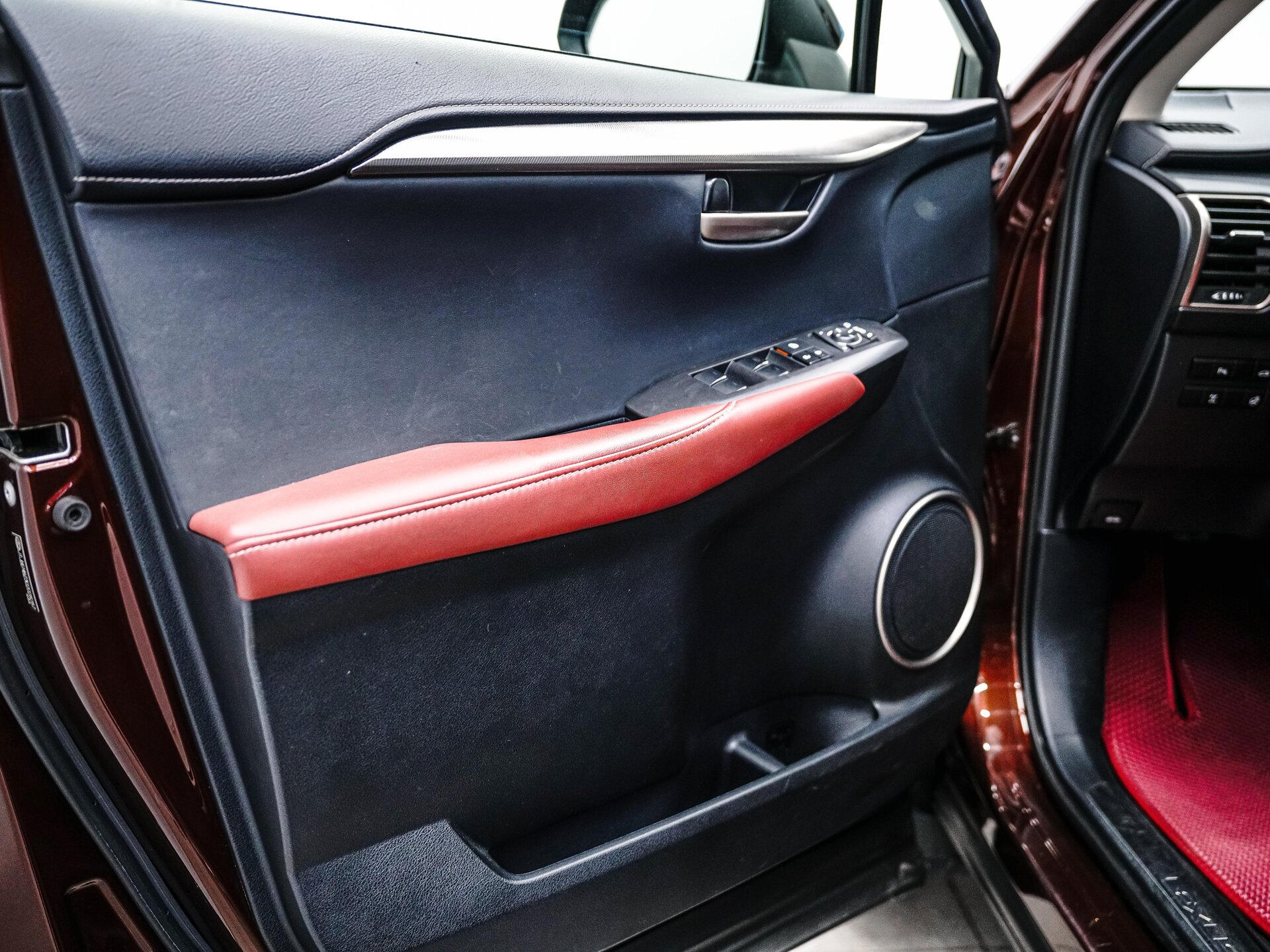 Lexus NX 2017 9
