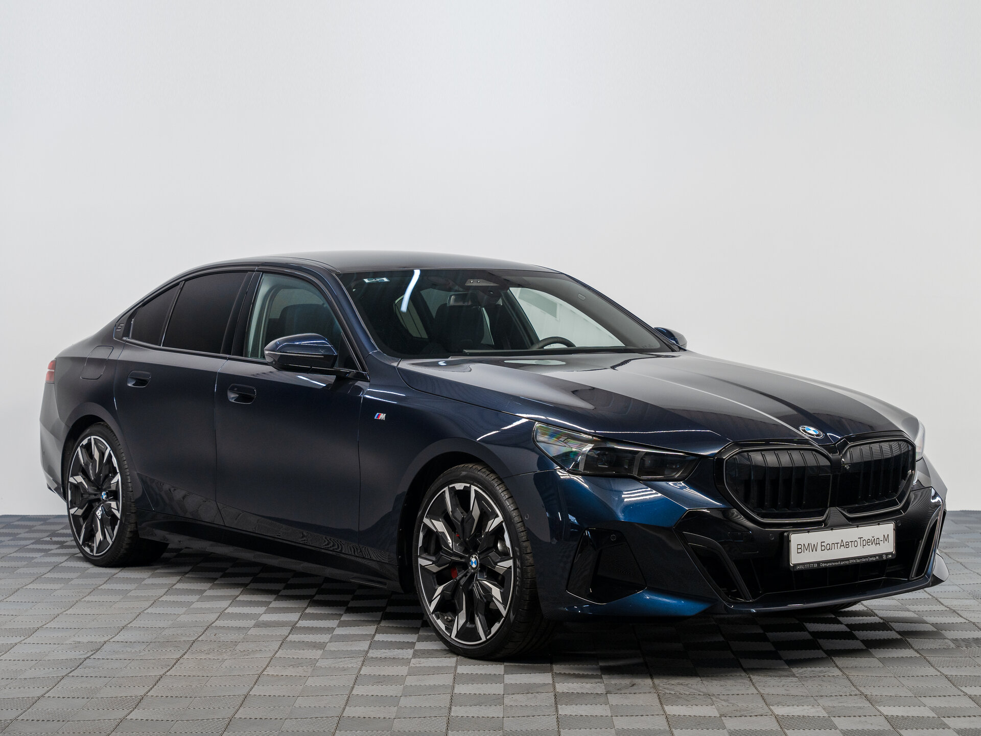 Автомобиль BMW 5 серии 520d xDrive 2.0d AT (197 л.с.) 4WD - 3