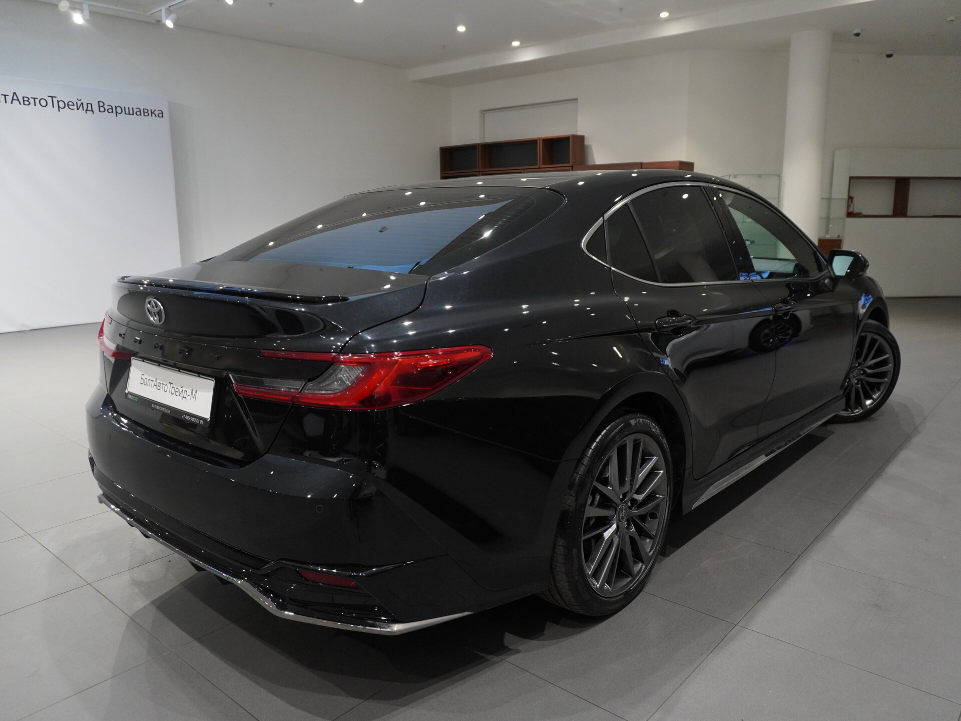 Автомобиль Toyota Camry 2.0hyb CVT (231 л.с.) - 4