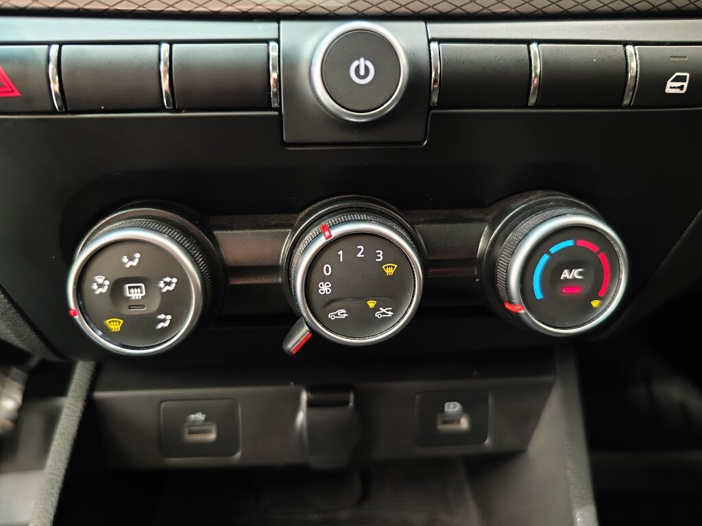 Автомобиль Lada (ВАЗ) Vesta 1.6 MT (106 л.с.) - 17