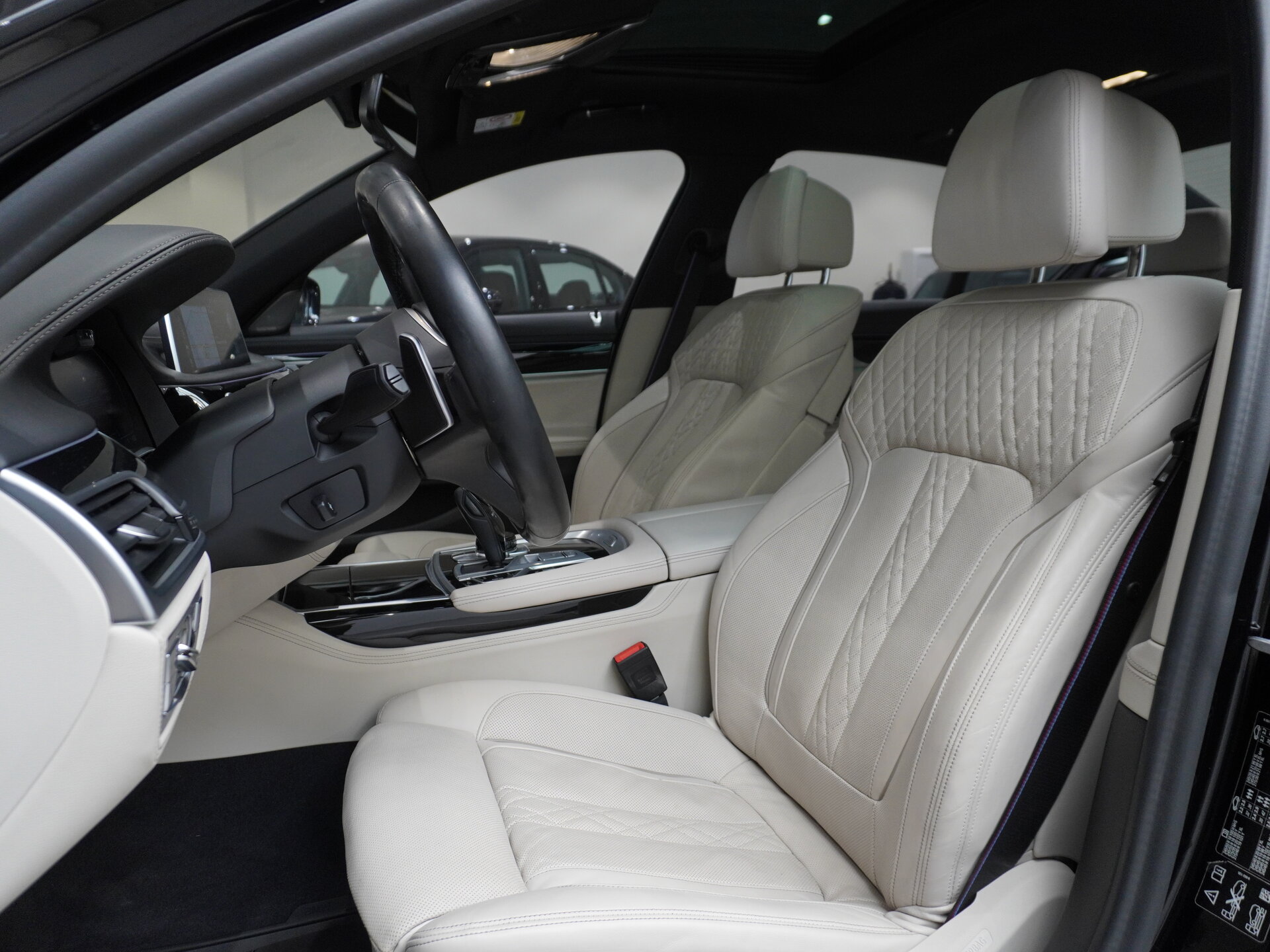 Автомобиль BMW 7 серии 740d xDrive 3.0d AT (320 л.с.) 4WD - 8