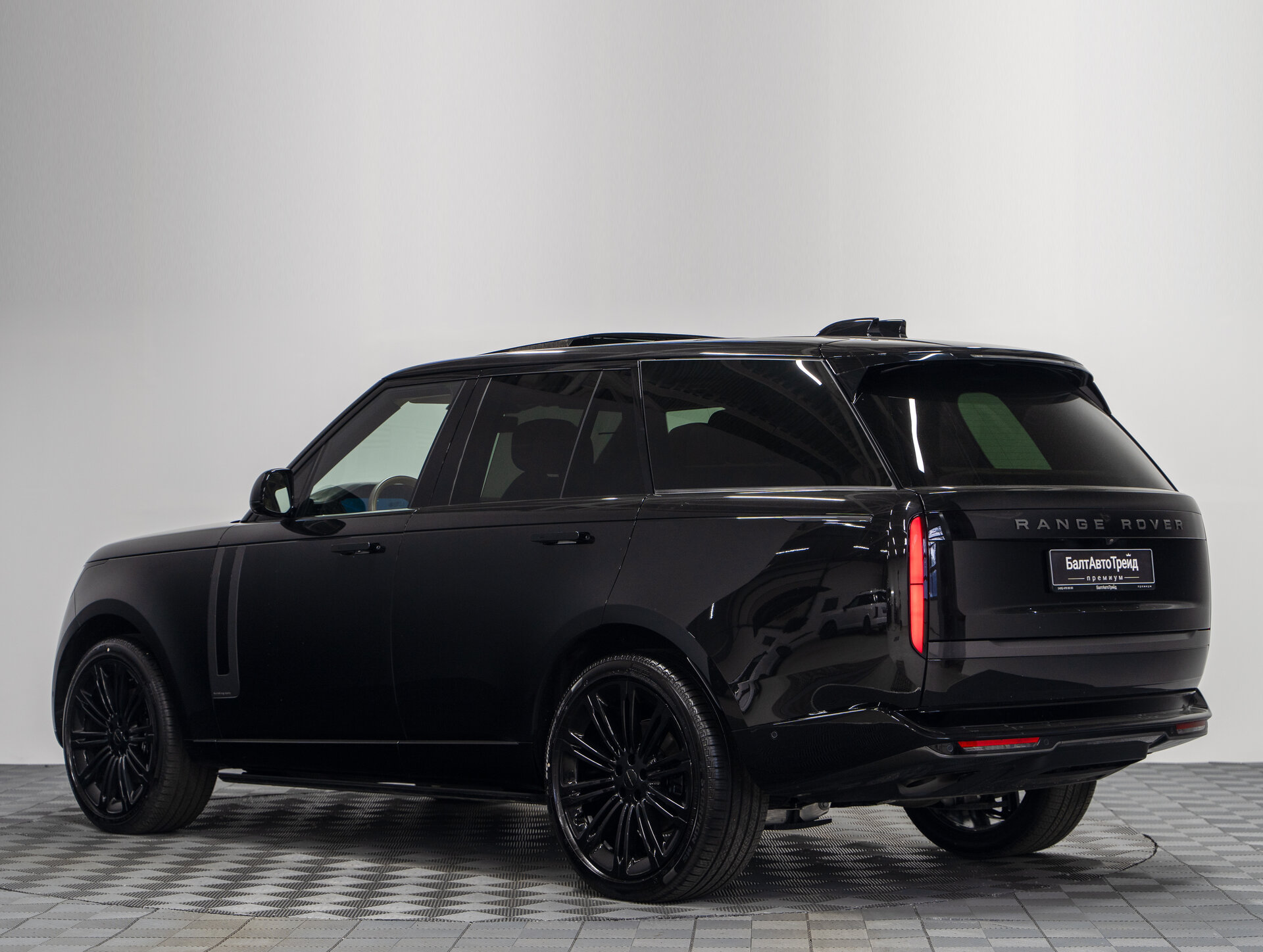 Автомобиль Land Rover Range Rover P400 MHEV 3.0 AT (400 л.с.) 4WD - 9