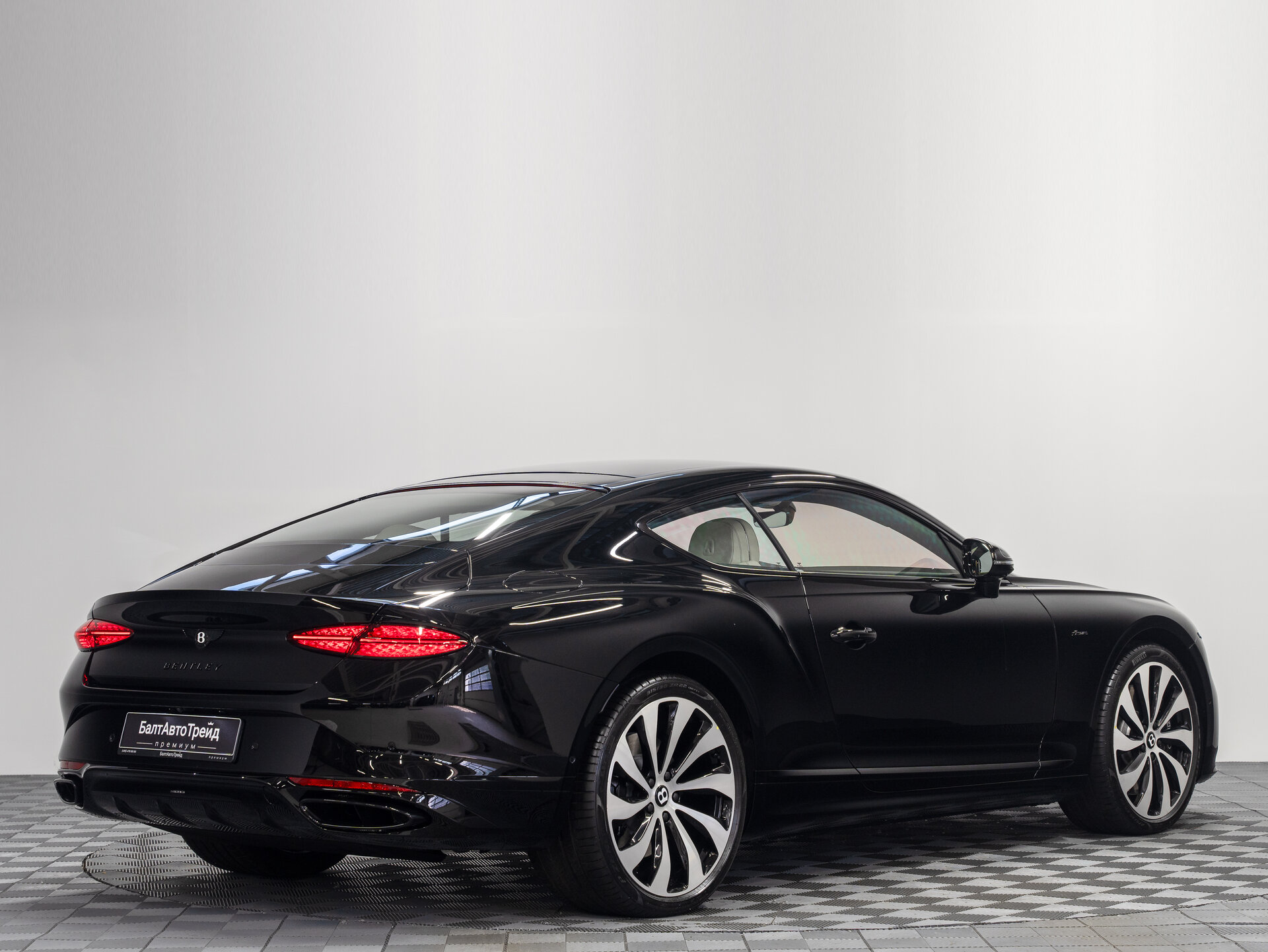 Автомобиль Bentley Continental GT 4.0hyb AMT (680 л.с.) 4WD - 8