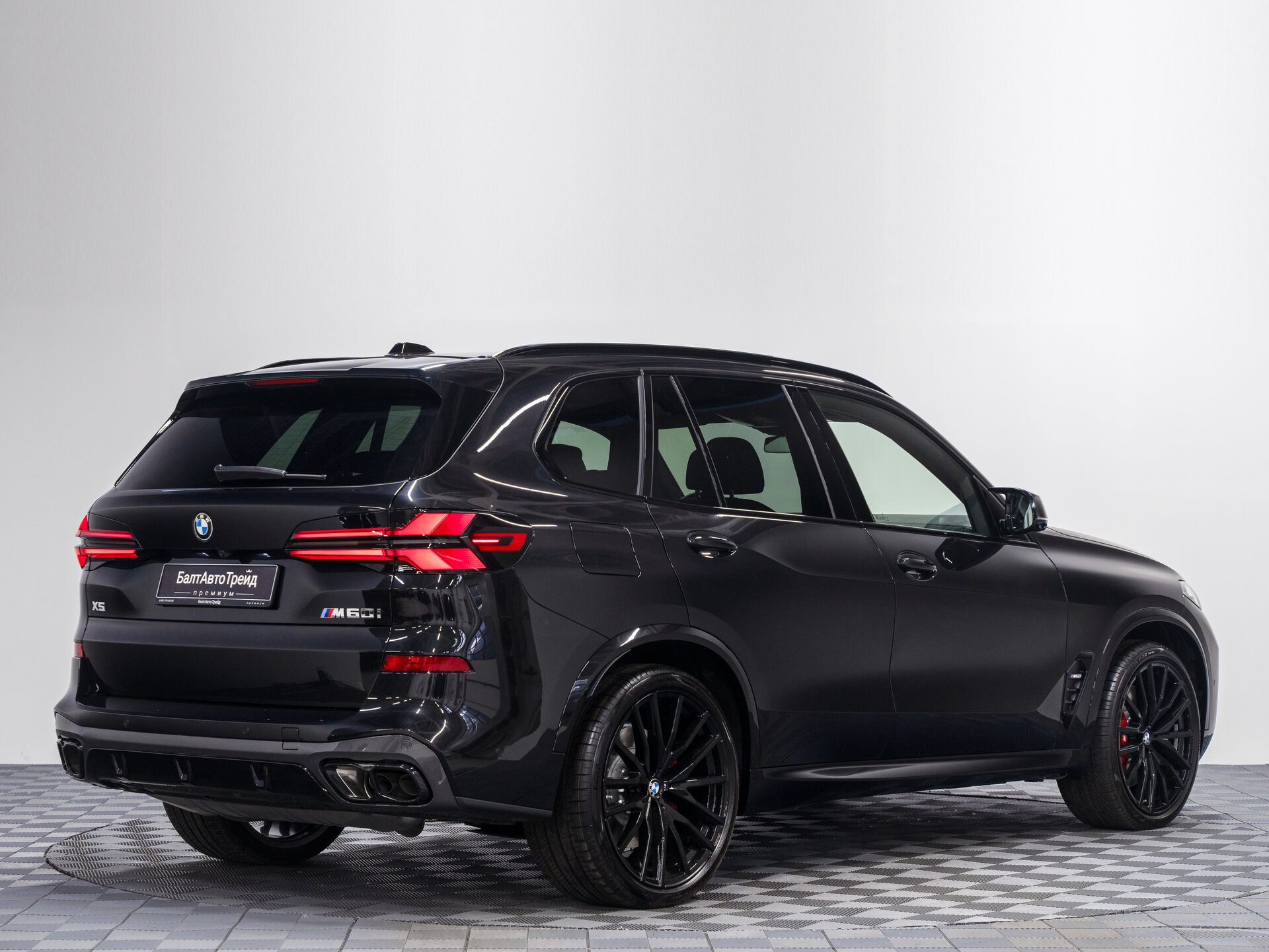 Автомобиль BMW X5 M60i 4.4 AT (530 л.с.) 4WD - 7