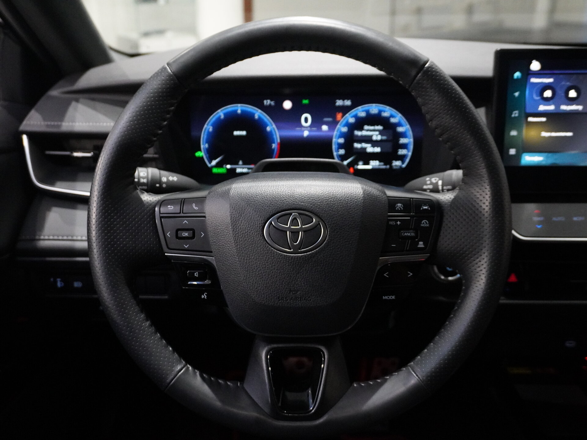 Автомобиль Toyota Camry 2.0hyb CVT (231 л.с.) - 15