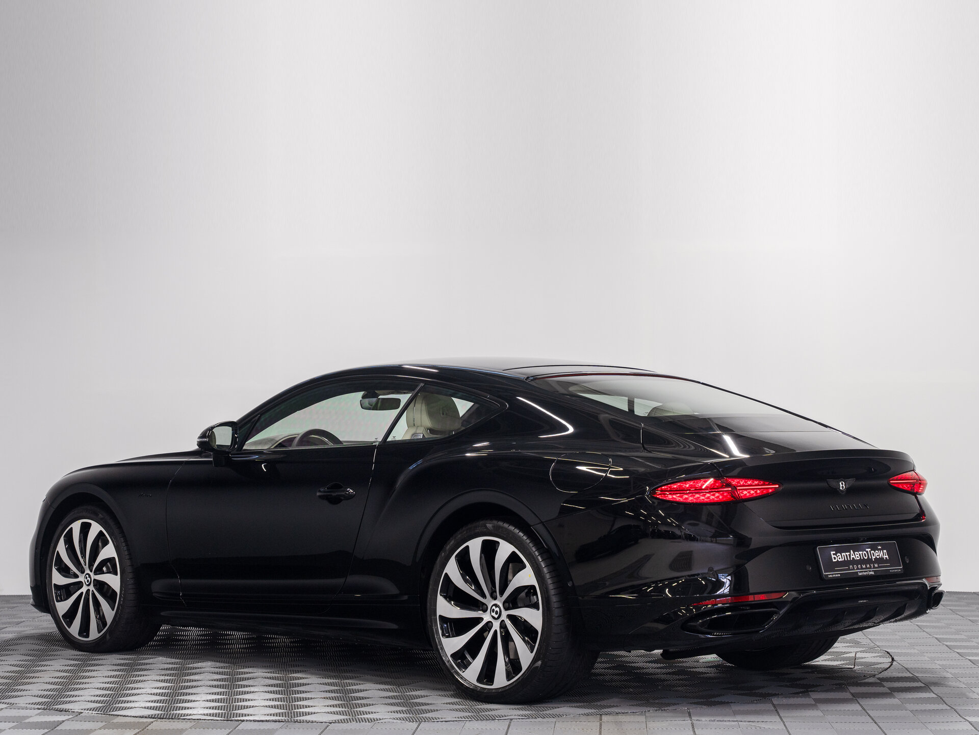 Автомобиль Bentley Continental GT 4.0hyb AMT (680 л.с.) 4WD - 10