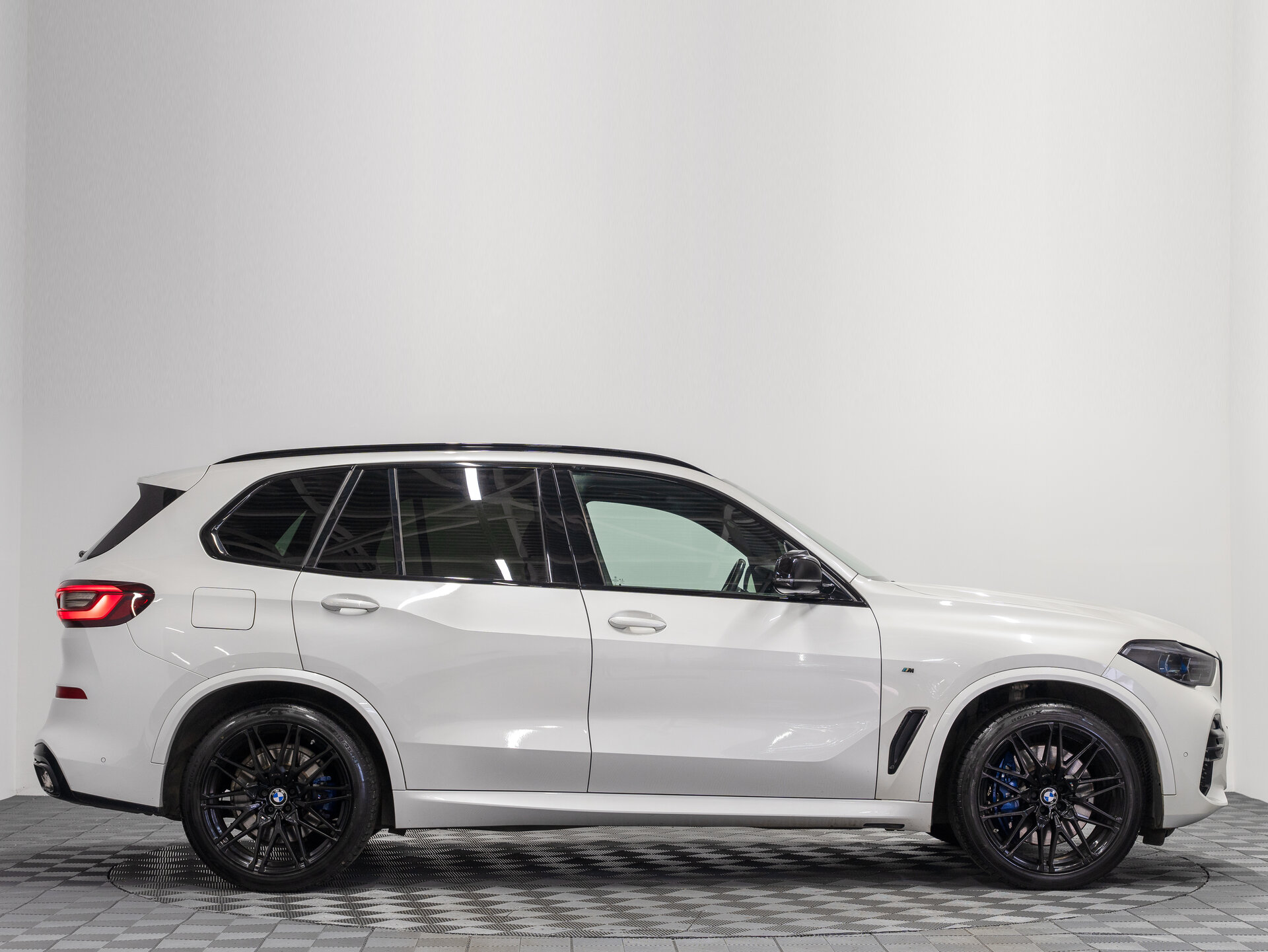 Автомобиль BMW X5 30d 3.0d AT (265 л.с.) 4WD - 6