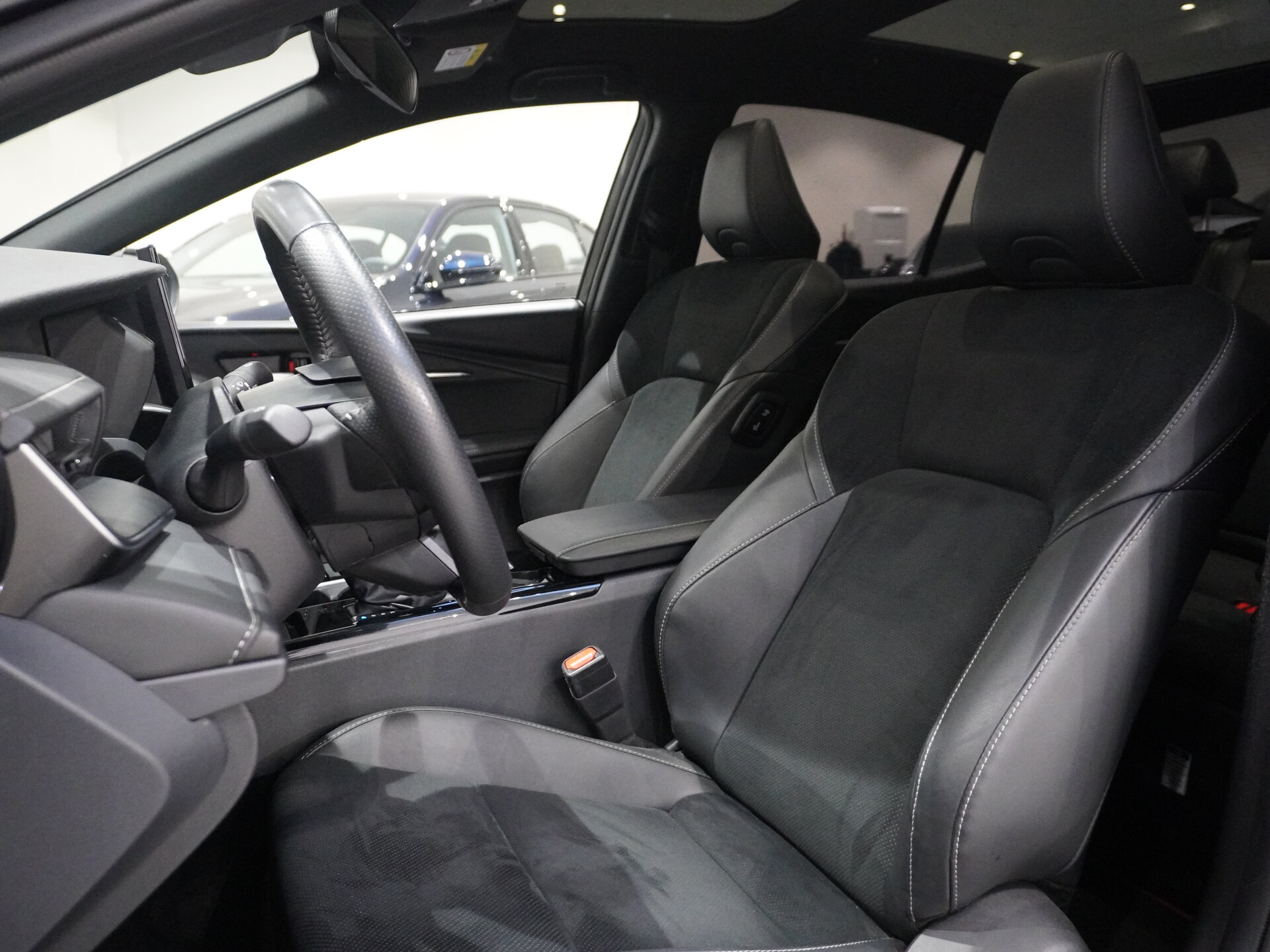 Автомобиль Toyota Camry 2.0hyb CVT (231 л.с.) - 8