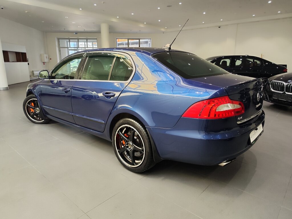 Автомобиль Skoda Superb 3.6 AMT (260 л.с.) 4WD - 4