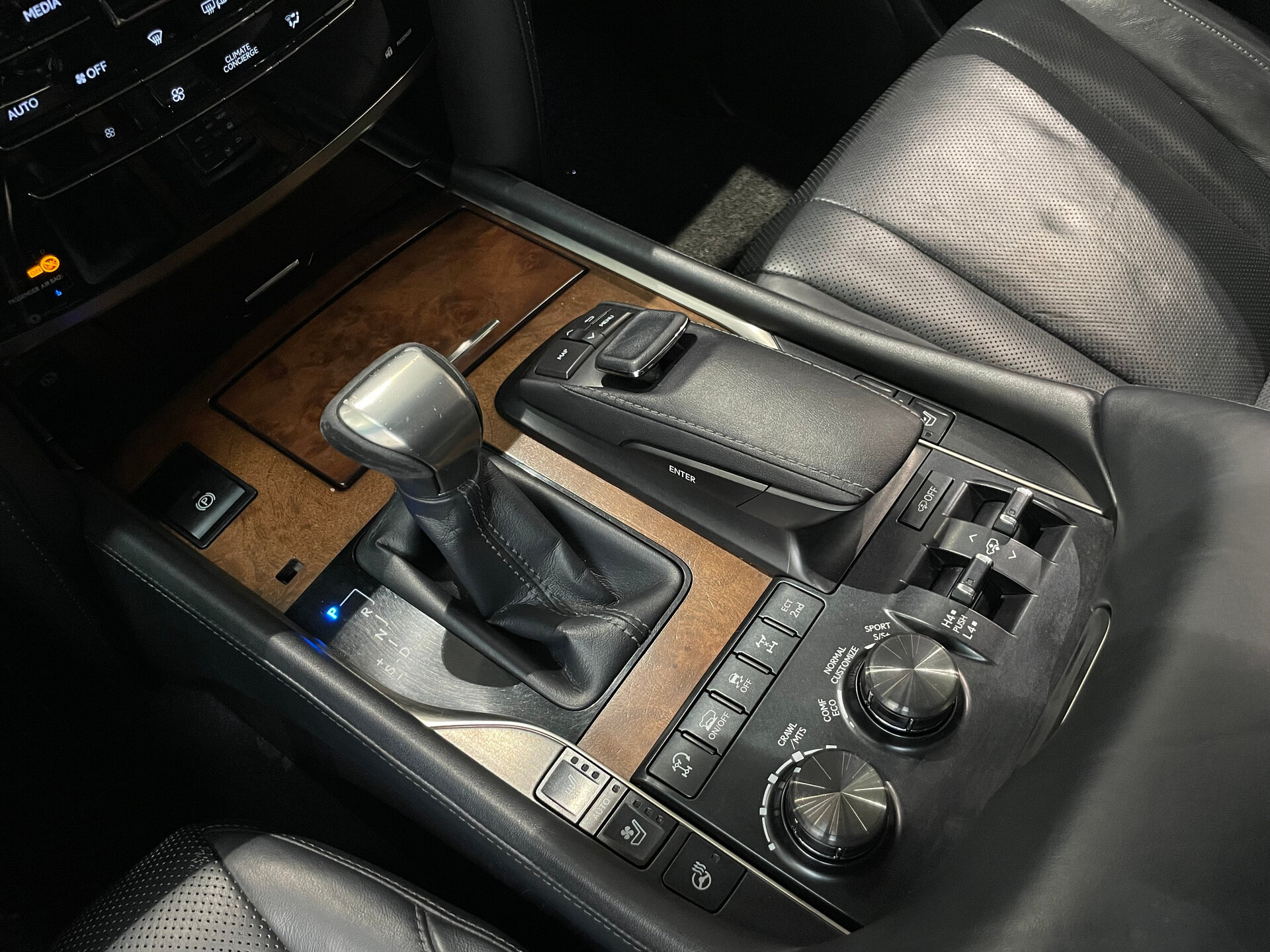 Автомобиль Lexus LX 450d 4.5d AT (272 л.с.) 4WD - 16