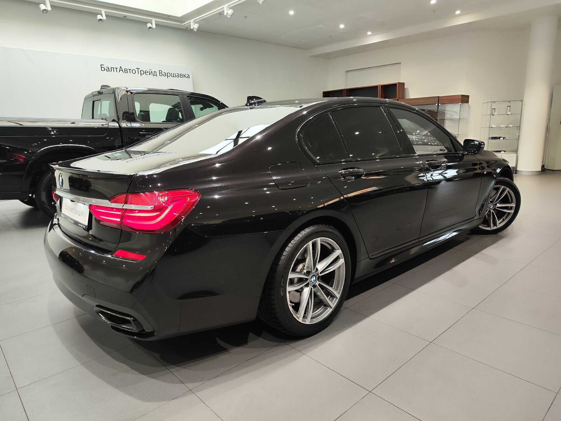 Автомобиль BMW 7 серии 750d xDrive 3.0d AT (400 л.с.) 4WD - 6