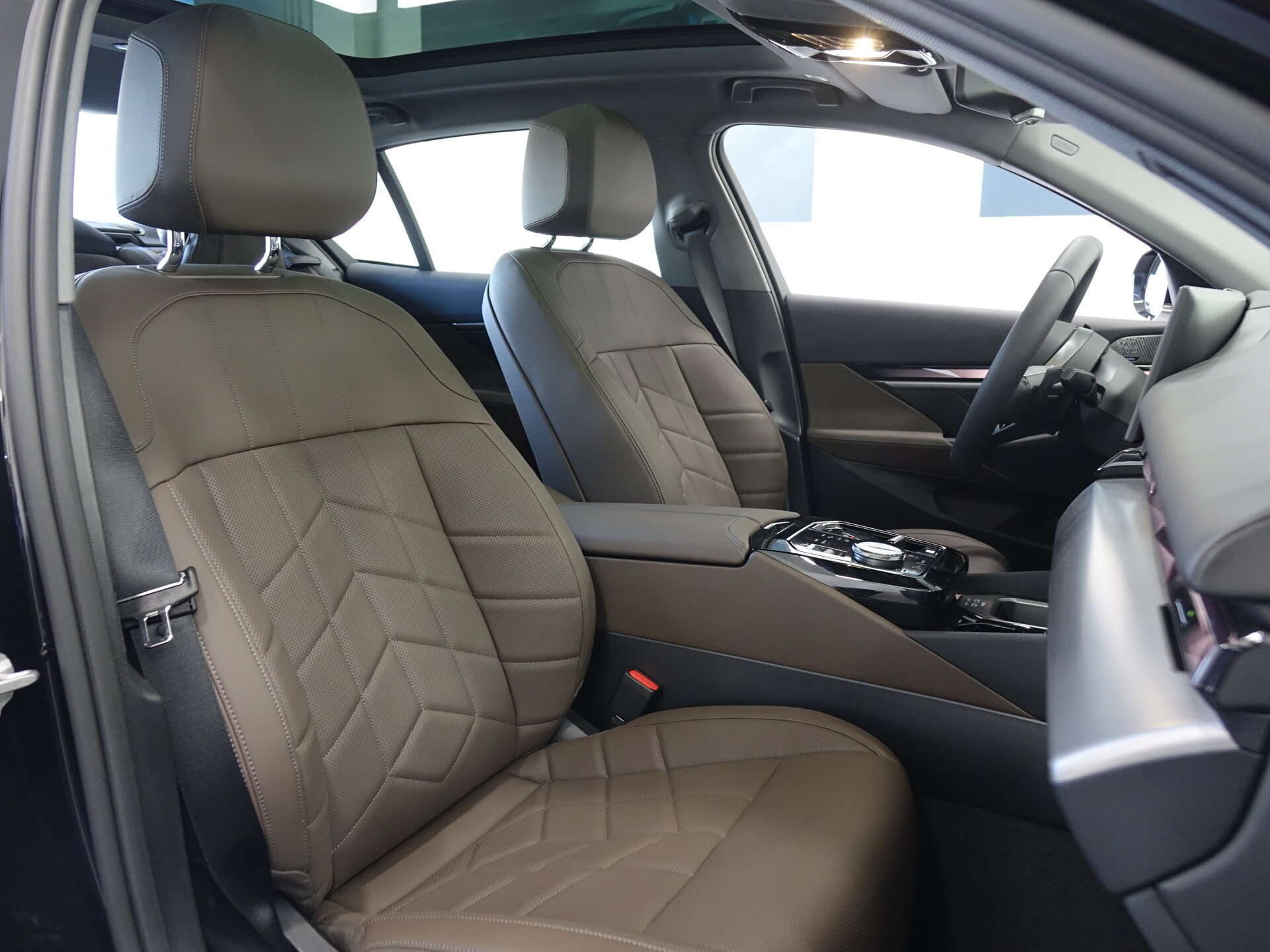 Автомобиль BMW 5 серии 530Li xDrive 2.0 AT (258 л.с.) 4WD - 19