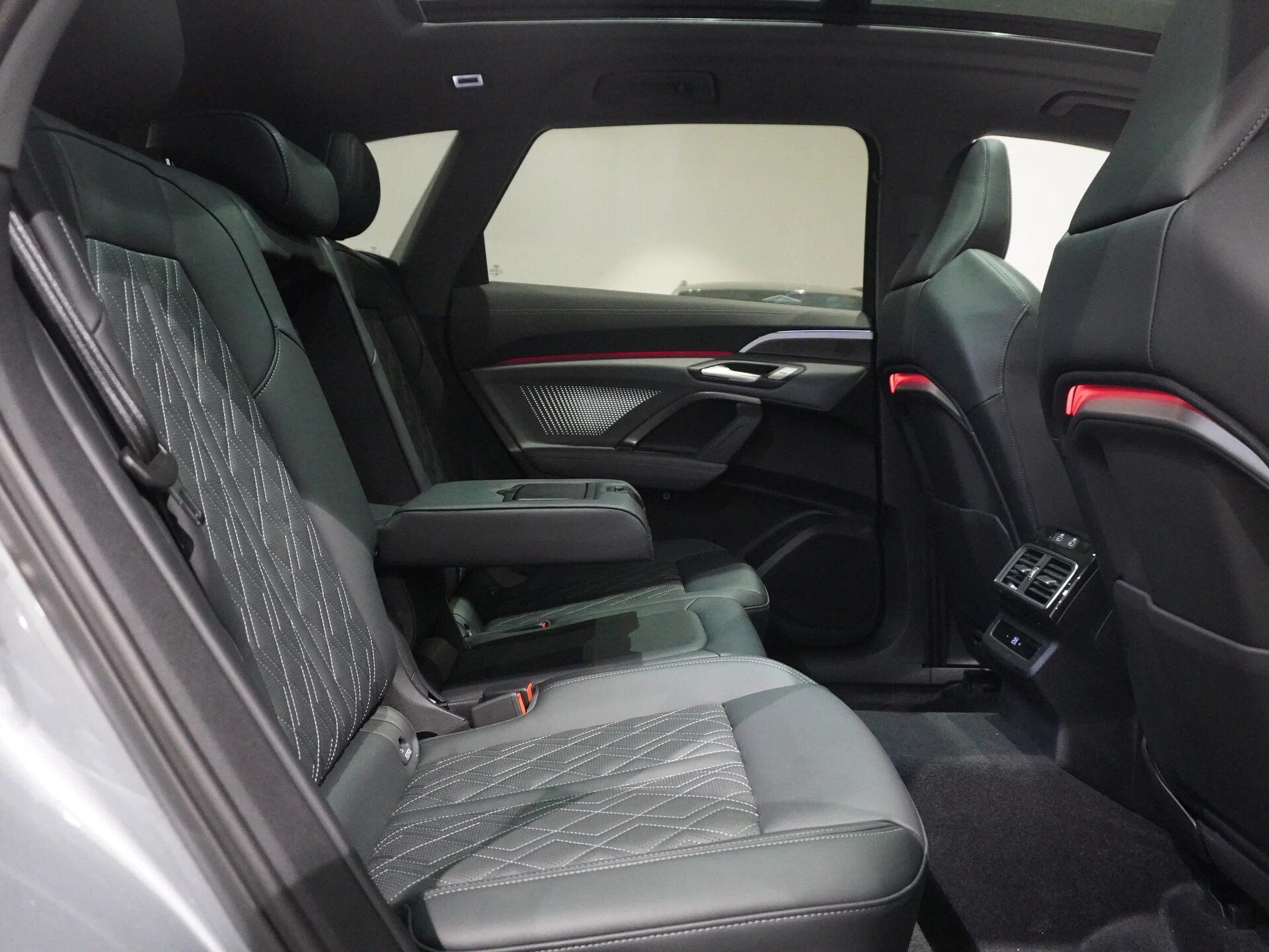 Автомобиль Audi Q5 L 2.0 AMT (204 л.с.) 4WD - 11