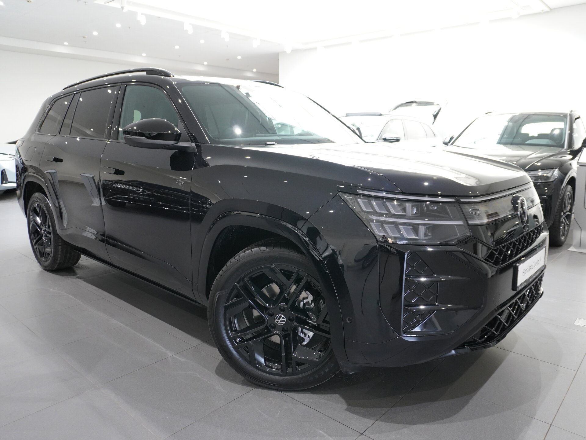 Автомобиль Volkswagen Teramont Pro 2.0 AMT (272 л.с.) 4WD - 2