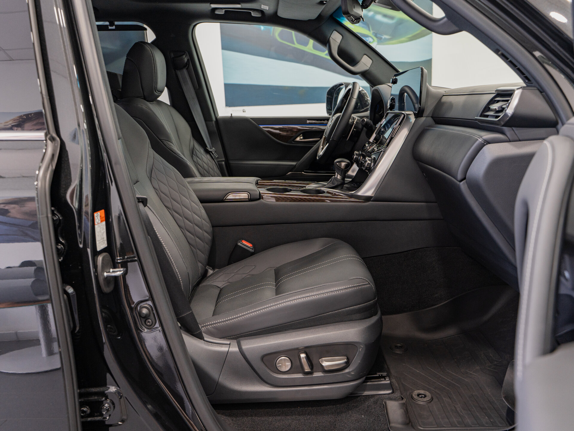 Автомобиль Lexus LX 600 3.4 AT (415 л.с.) 4WD - 8
