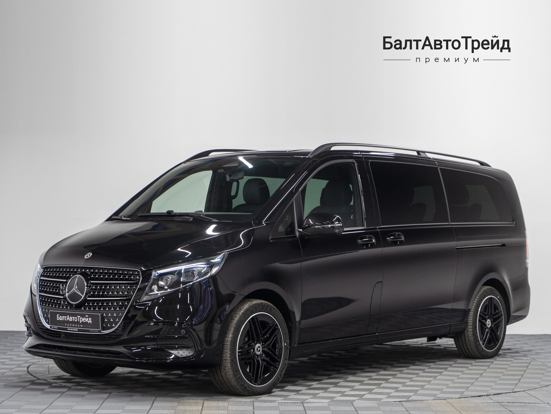 Автомобиль Mercedes-Benz V-Класс 300 d экстра длинный 2.0d AT (237 л.с.) 4WD - 1