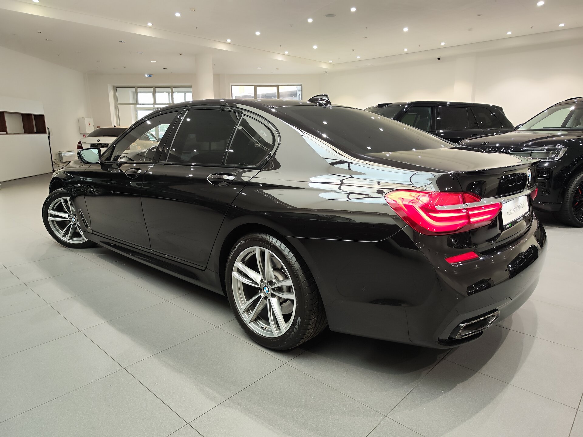 Автомобиль BMW 7 серии 750d xDrive 3.0d AT (400 л.с.) 4WD - 4