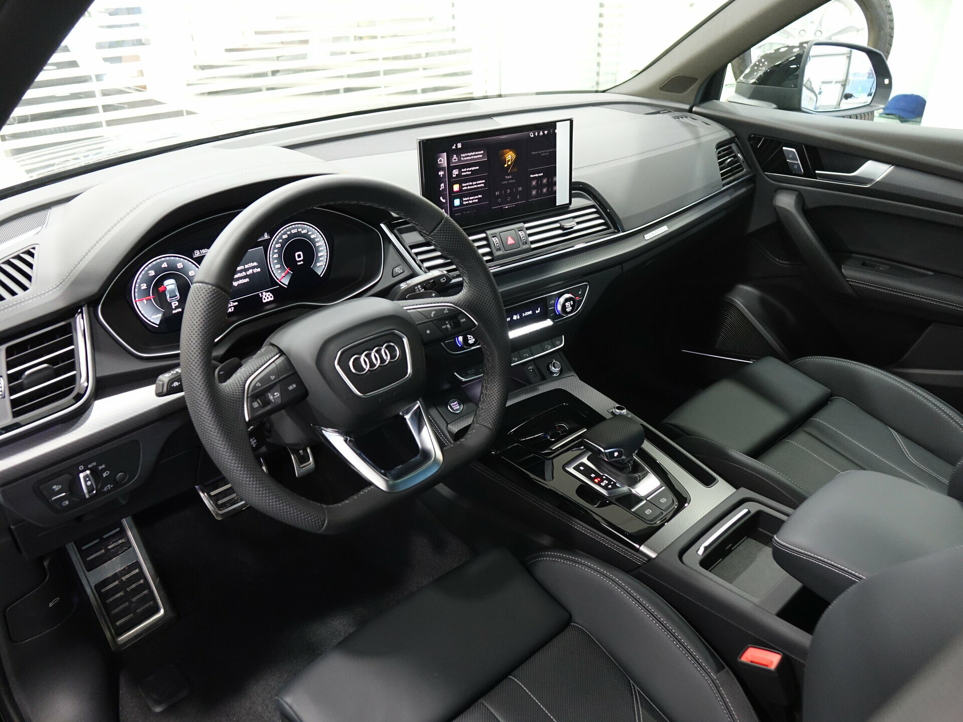 Автомобиль Audi Q5 L 45 TFSI 2.0 AMT (245 л.с.) 4WD - 12