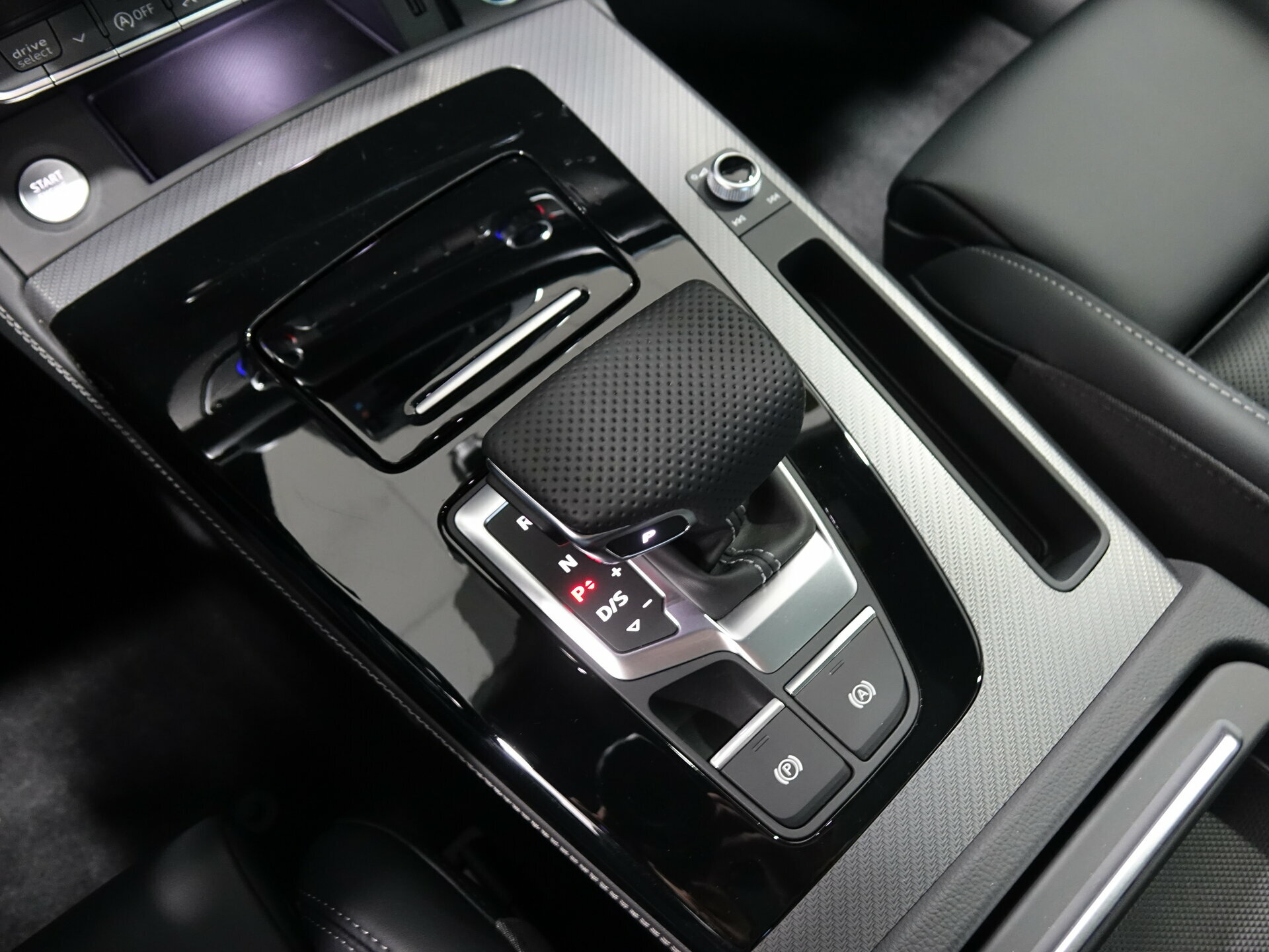 Автомобиль Audi Q5 L 45 TFSI 2.0 AMT (245 л.с.) 4WD - 20