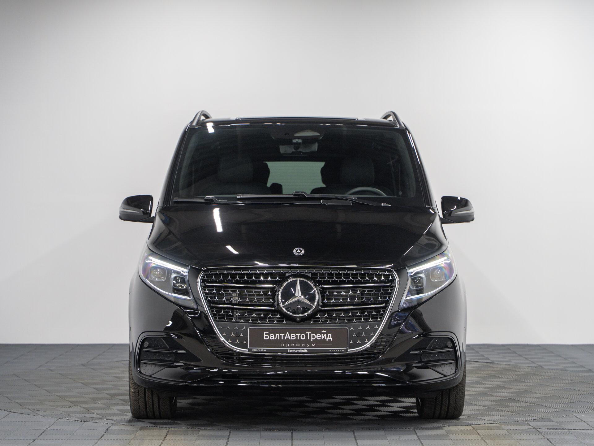 Автомобиль Mercedes-Benz V-Класс 300 d экстра длинный 2.0d AT (237 л.с.) 4WD - 4
