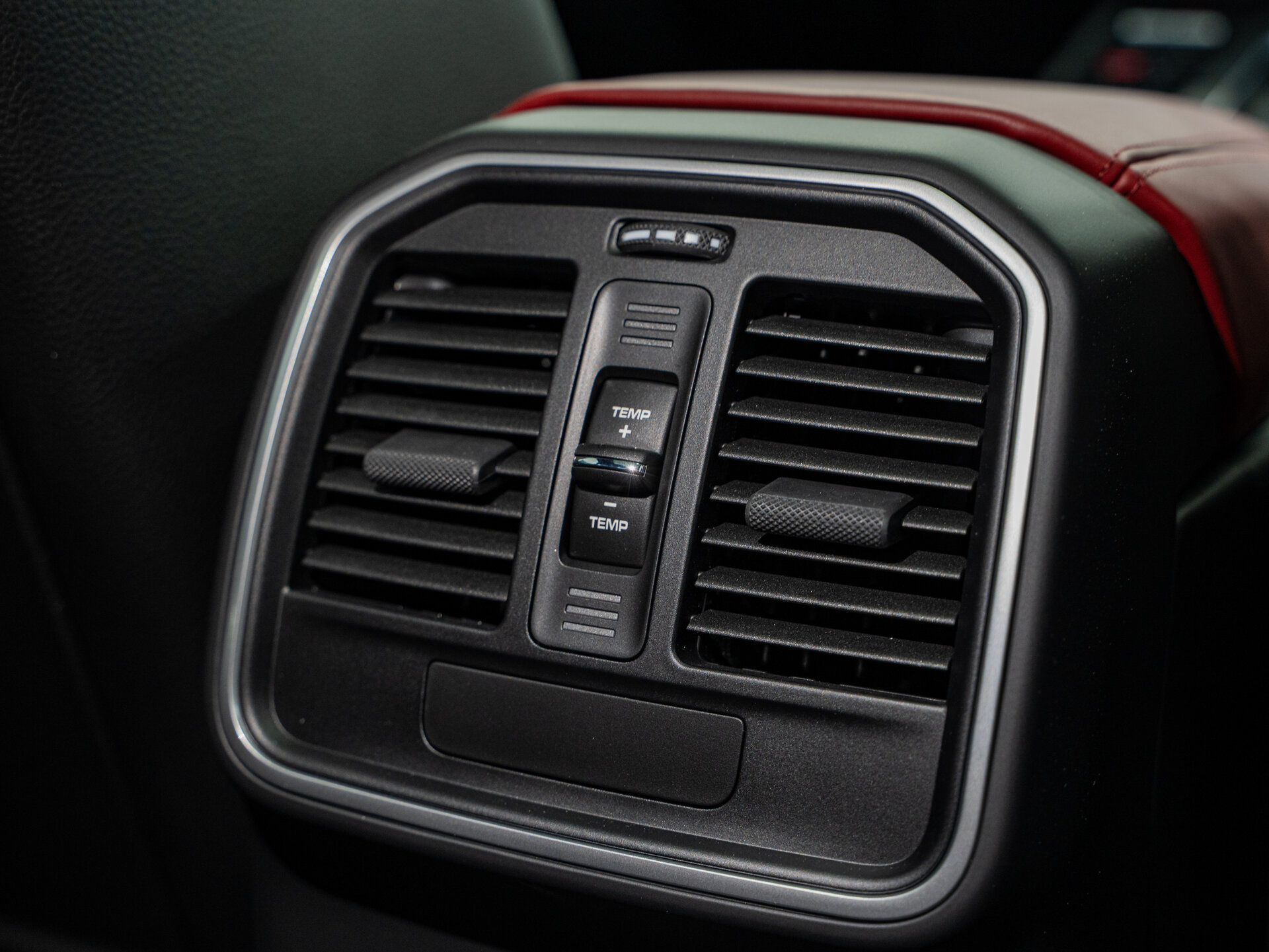 Автомобиль Porsche Macan 2.0 AMT (265 л.с.) 4WD - 15