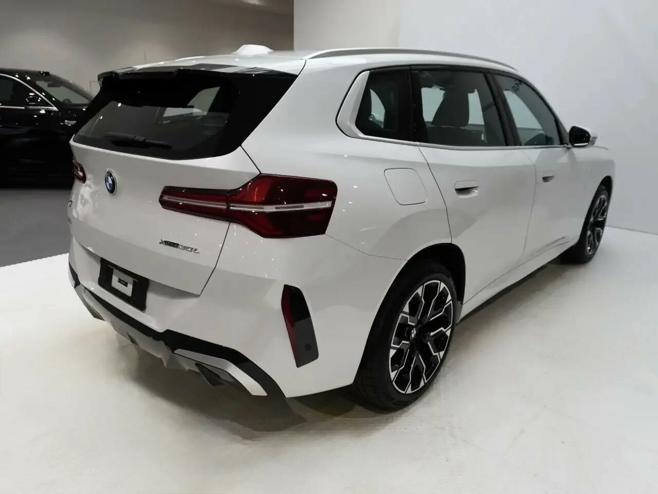 Автомобиль BMW X3 30L xDrive 2.0 AT (258 л.с.) 4WD - 5
