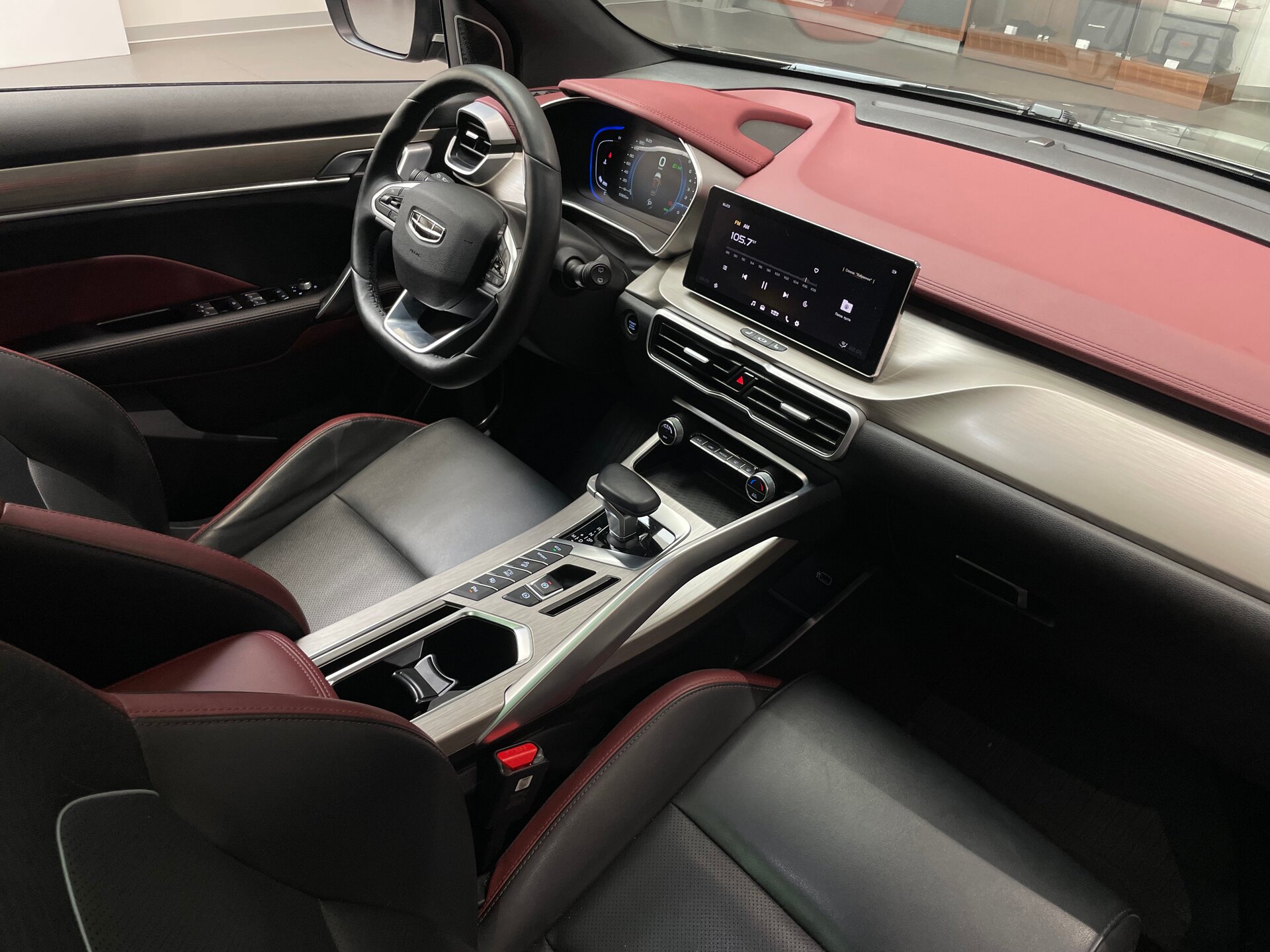 Автомобиль Geely Coolray 1.5 AMT (150 л.с.) - 11