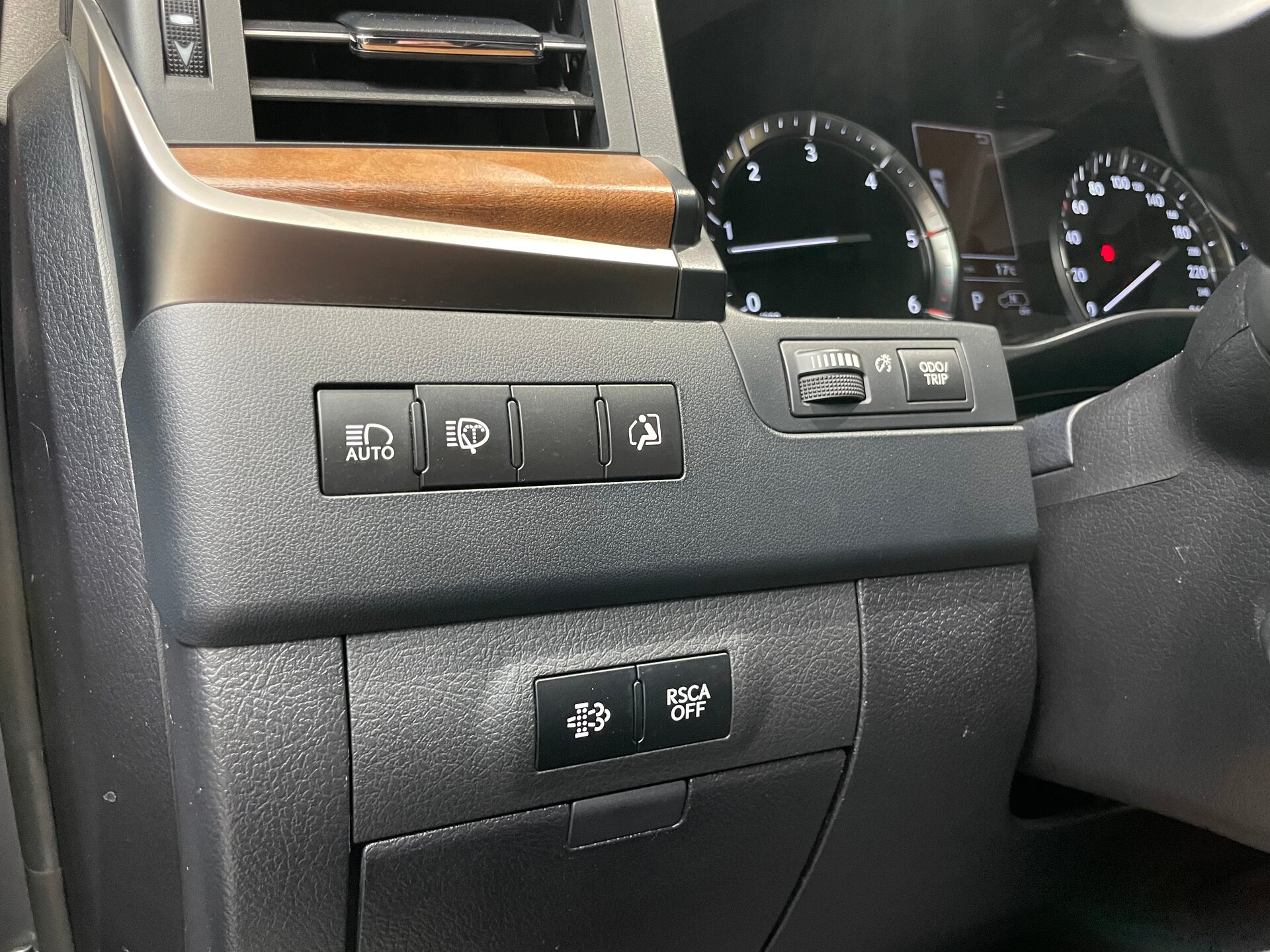 Автомобиль Lexus LX 450d 4.5d AT (272 л.с.) 4WD - 20