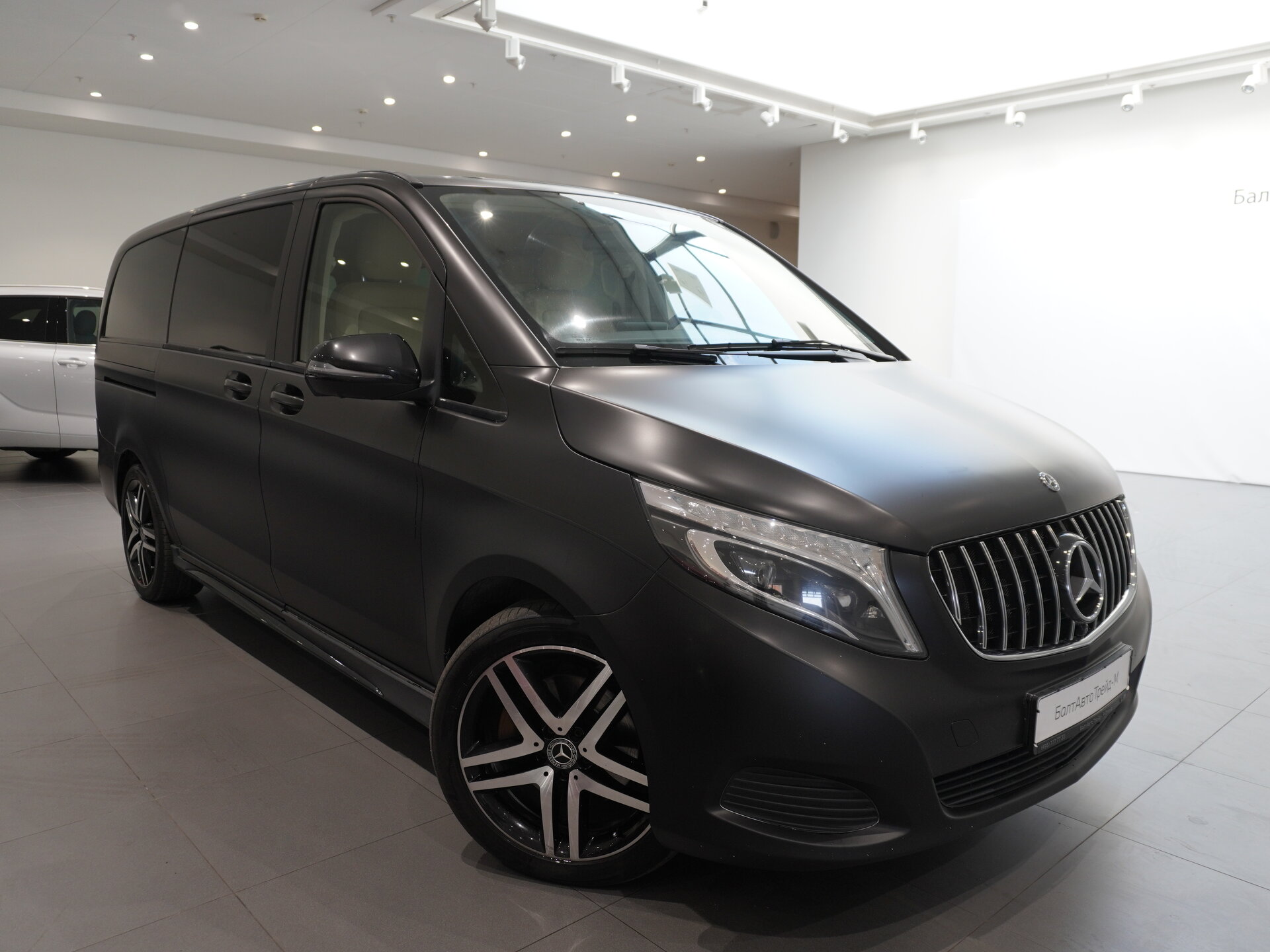 Автомобиль Mercedes-Benz V-Класс 250 d длинный 2.1d AT (190 л.с.) 4WD - 3
