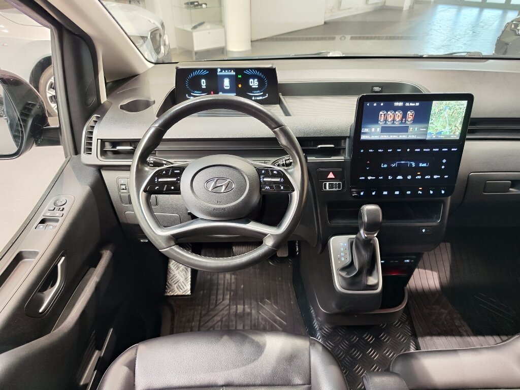 Автомобиль Hyundai Staria 3.5 AT (240 л.с.) - 19