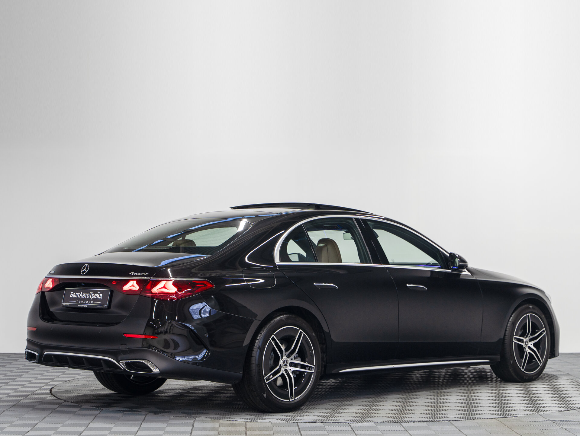 Автомобиль Mercedes-Benz E-Класс 300 2.0 AT (258 л.с.) 4WD - 7