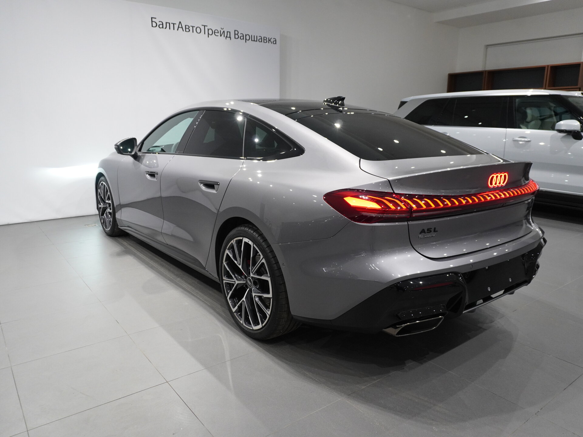 Автомобиль Audi A5 L 2.0 AMT (204 л.с.) 4WD - 5