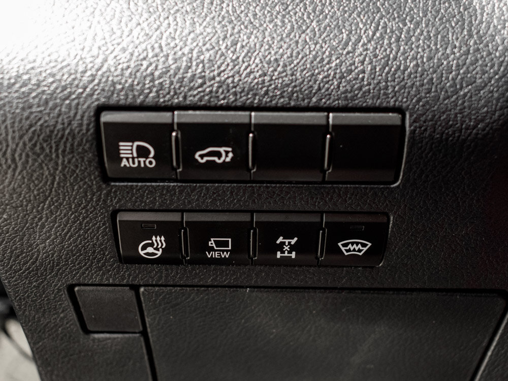 Купить Lexus RX 200t 2.0 AT (238 л.с.) 4WD, 2017 в Екатеренбурге