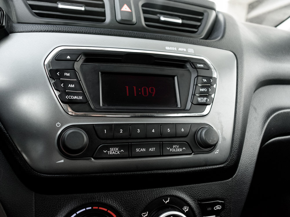 Купить Kia Rio 5-speed 1.6 MT (123 л.с.), 2014 в Екатеренбурге