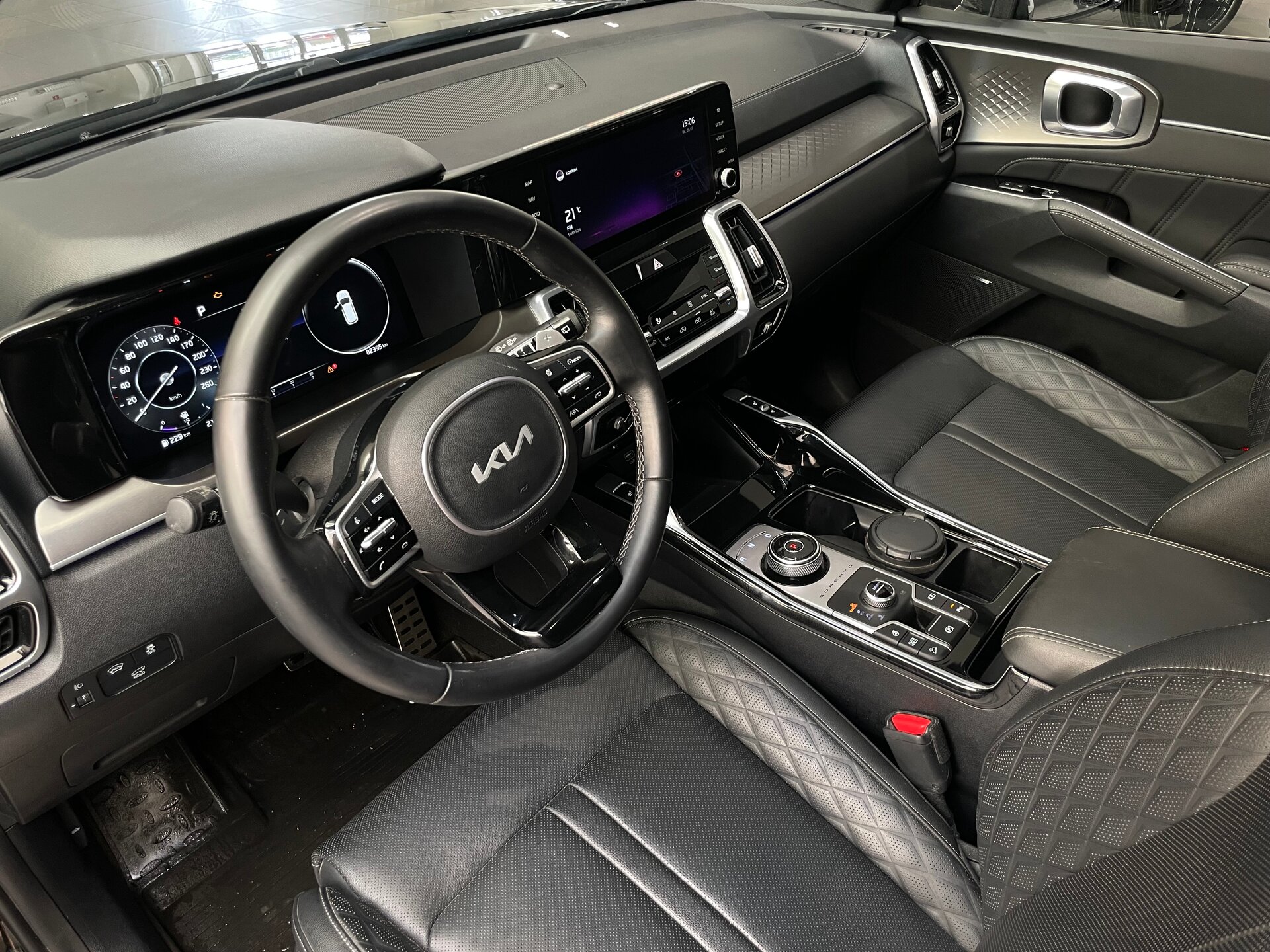 Автомобиль Kia Sorento 2.2d AMT (199 л.с.) 4WD - 7