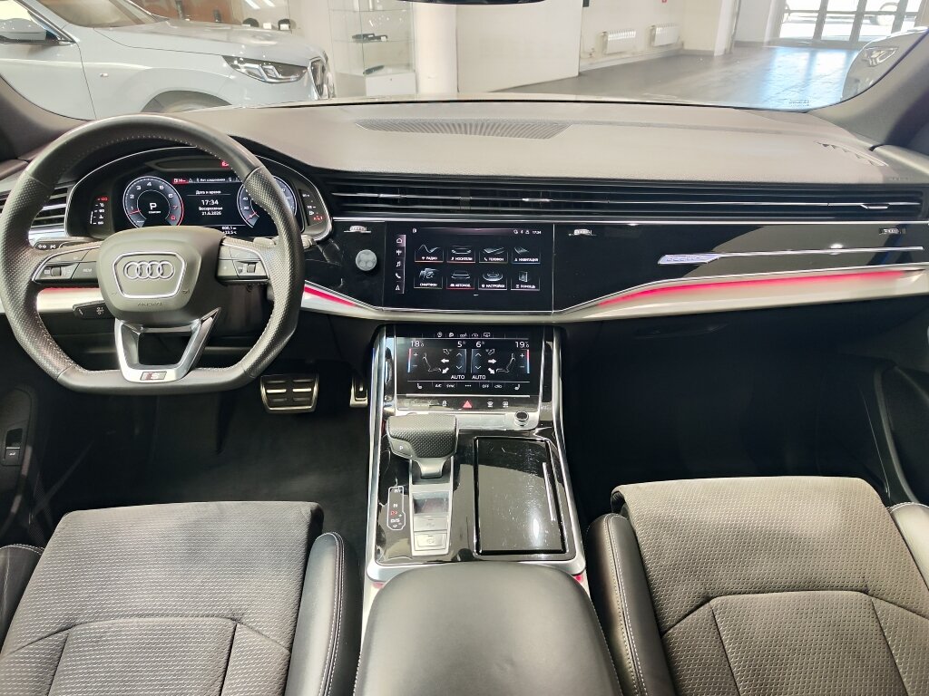 Автомобиль Audi Q8 55 TFSI 3.0 AT (340 л.с.) 4WD - 14